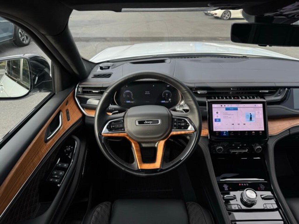 Used 2023 Jeep Grand Cherokee Summit SUV