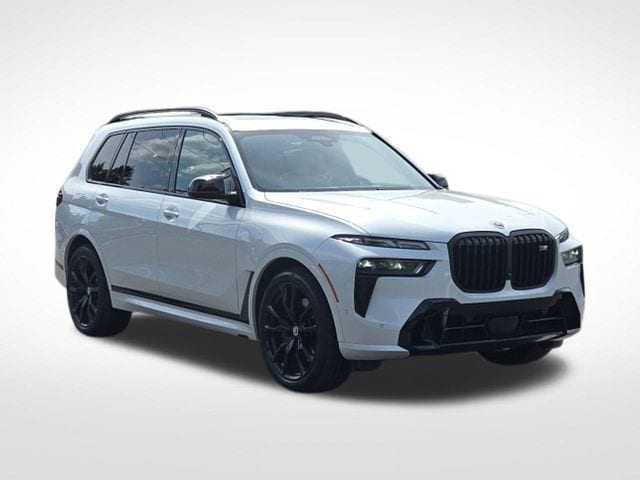 2023 BMW X7 M60i's photo