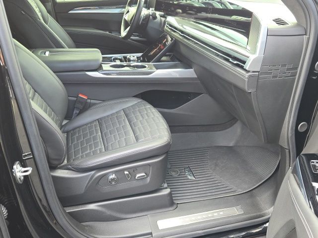 2025 Cadillac Escalade V-Series - Photo 9