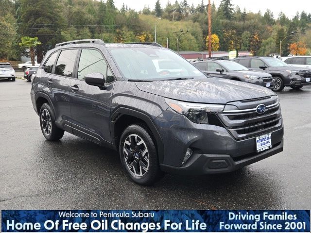 2025 Subaru Forester Premium's photo