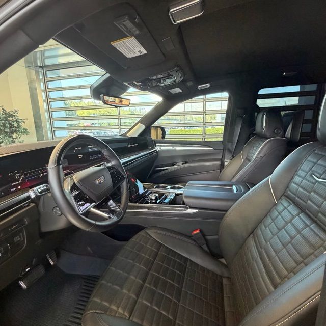 2025 Cadillac Escalade V-Series - Photo 6