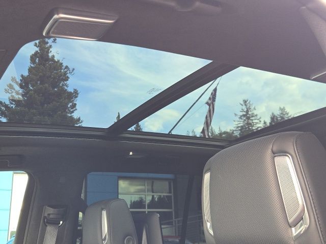 2025 Cadillac Escalade V-Series - Photo 17