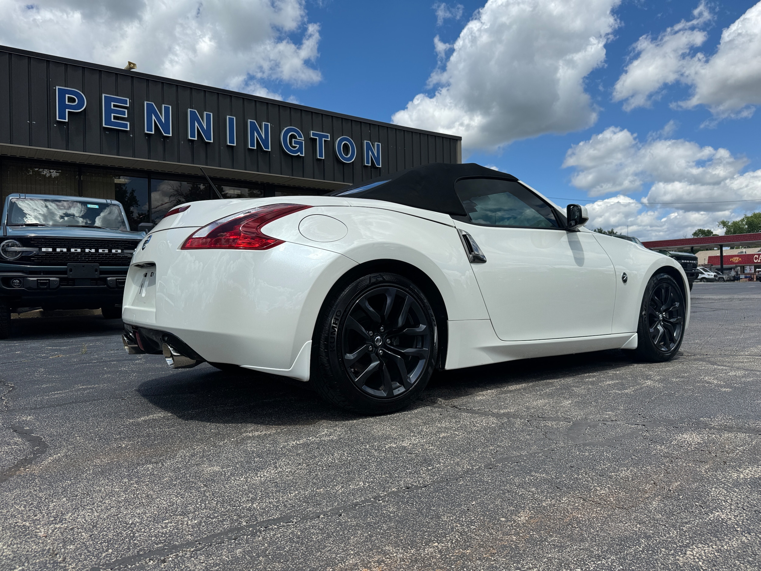 Used 2018 Nissan 370Z Roadster Base with VIN JN1AZ4FH3JM520222 for sale in Centralia, IL