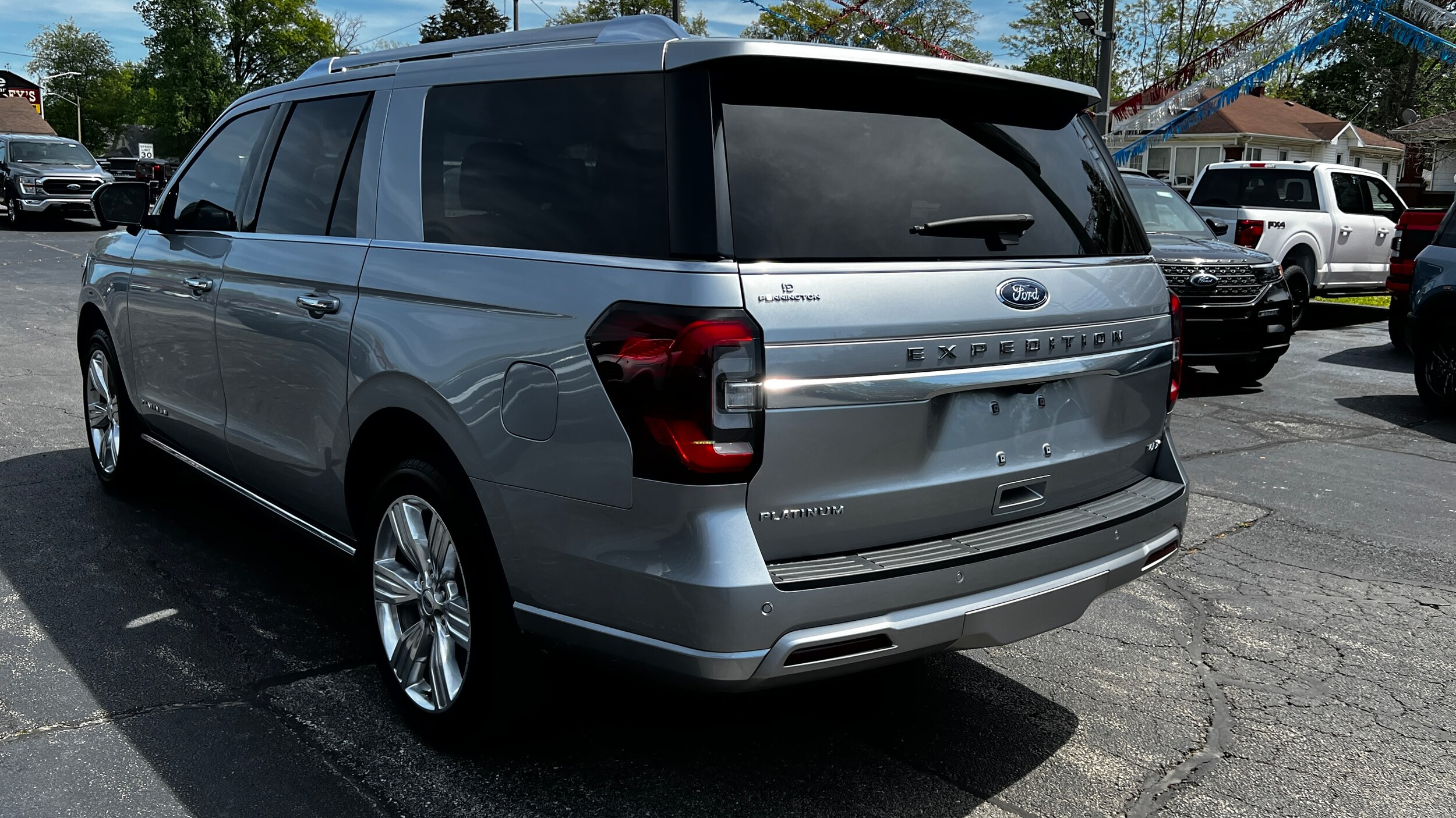 2023 Ford Expedition MAX Platinum photo 3
