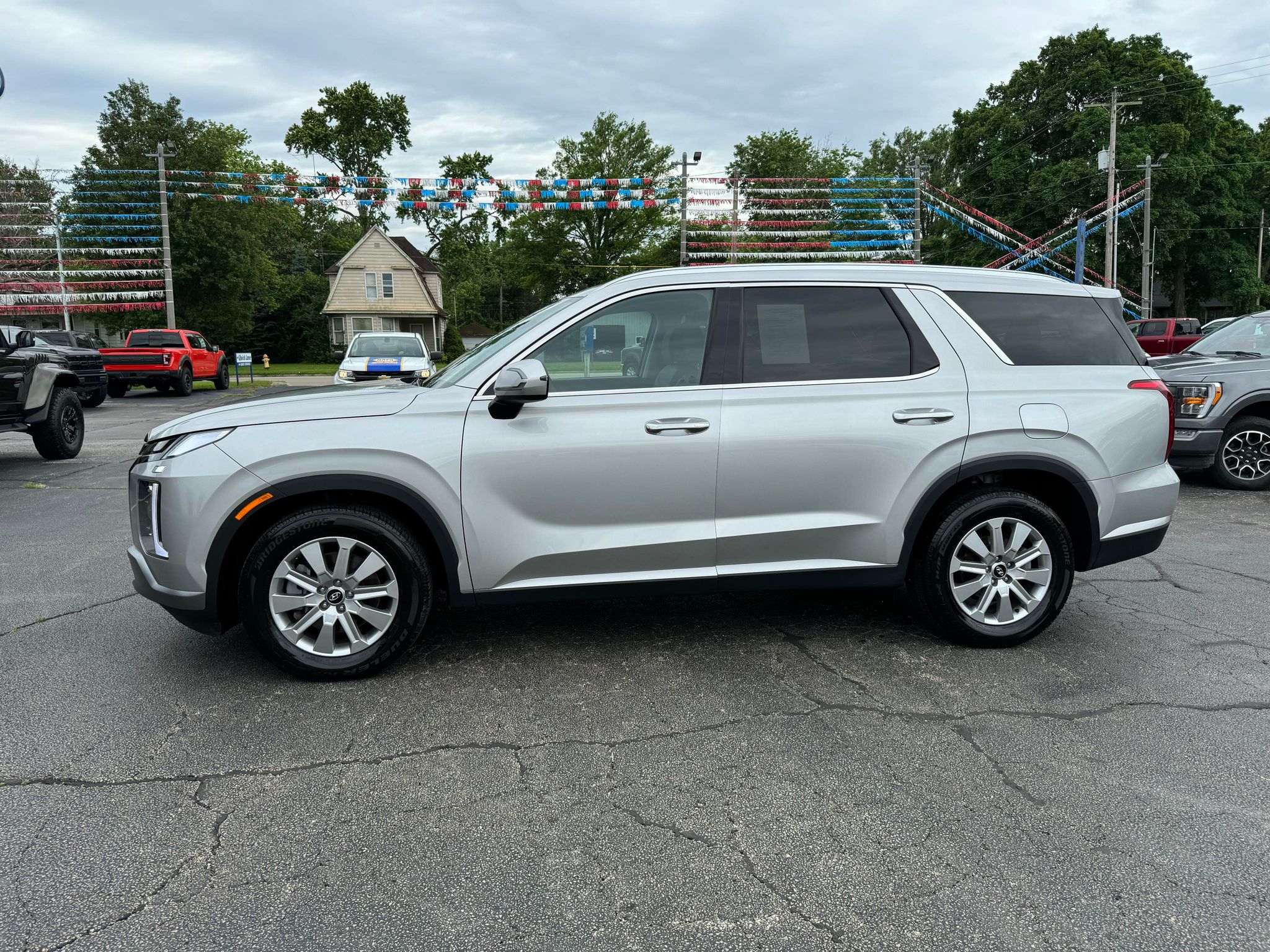 Used 2024 Hyundai Palisade SEL with VIN KM8R2DGE5RU669473 for sale in Centralia, IL