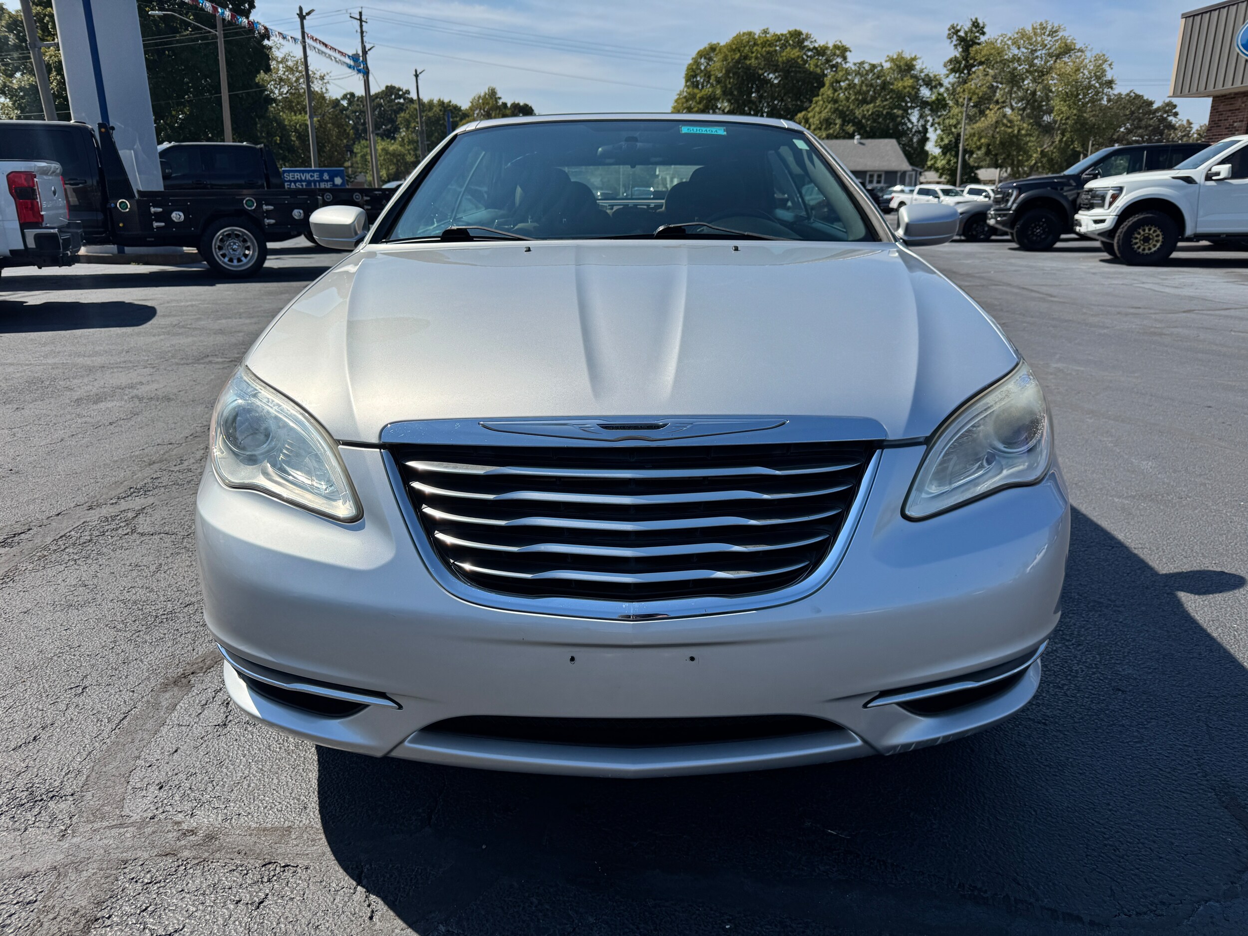 2011 Chrysler 200 Touring photo 2