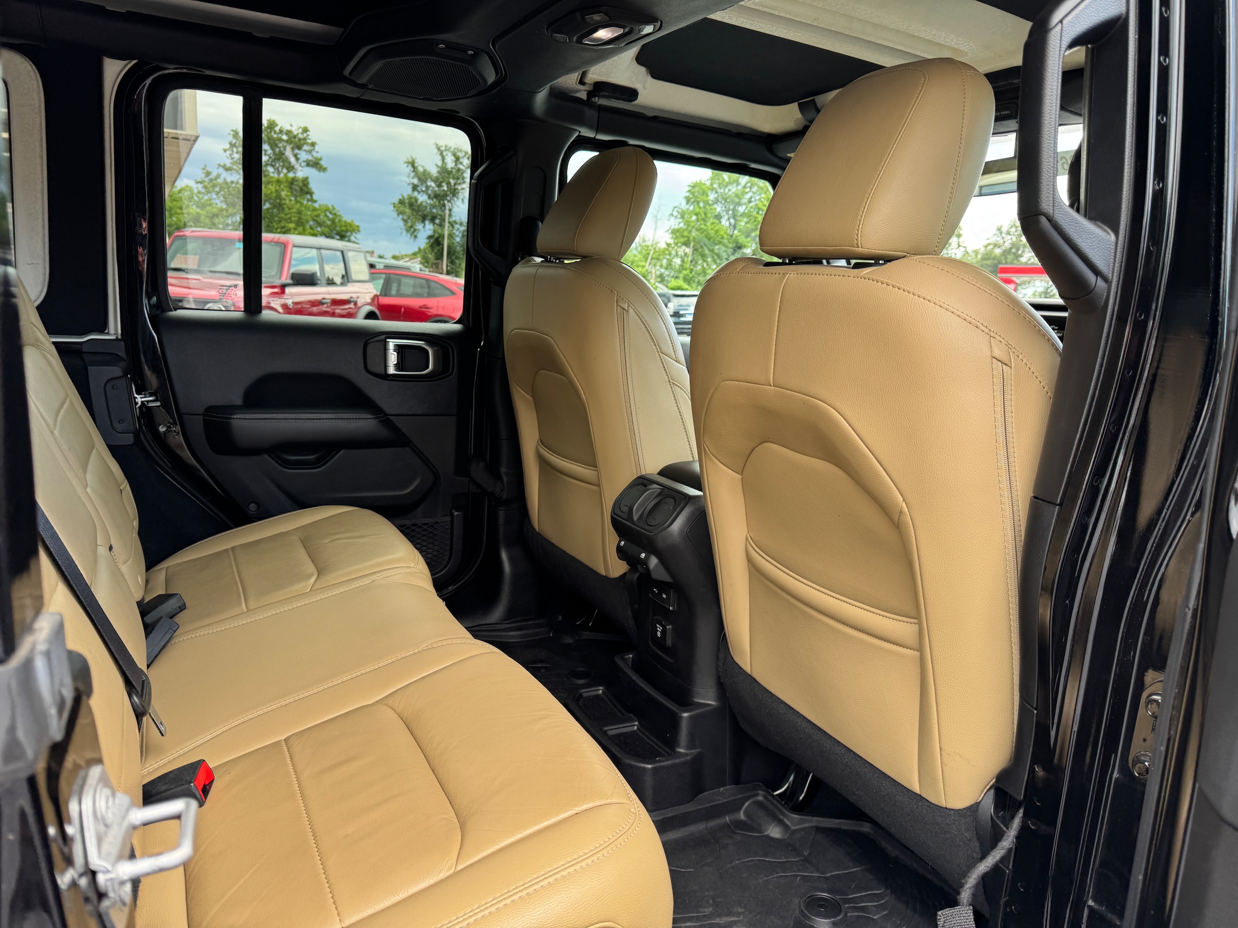 2018 Jeep All-New Wrangler Unlimited Sahara - Photo 16