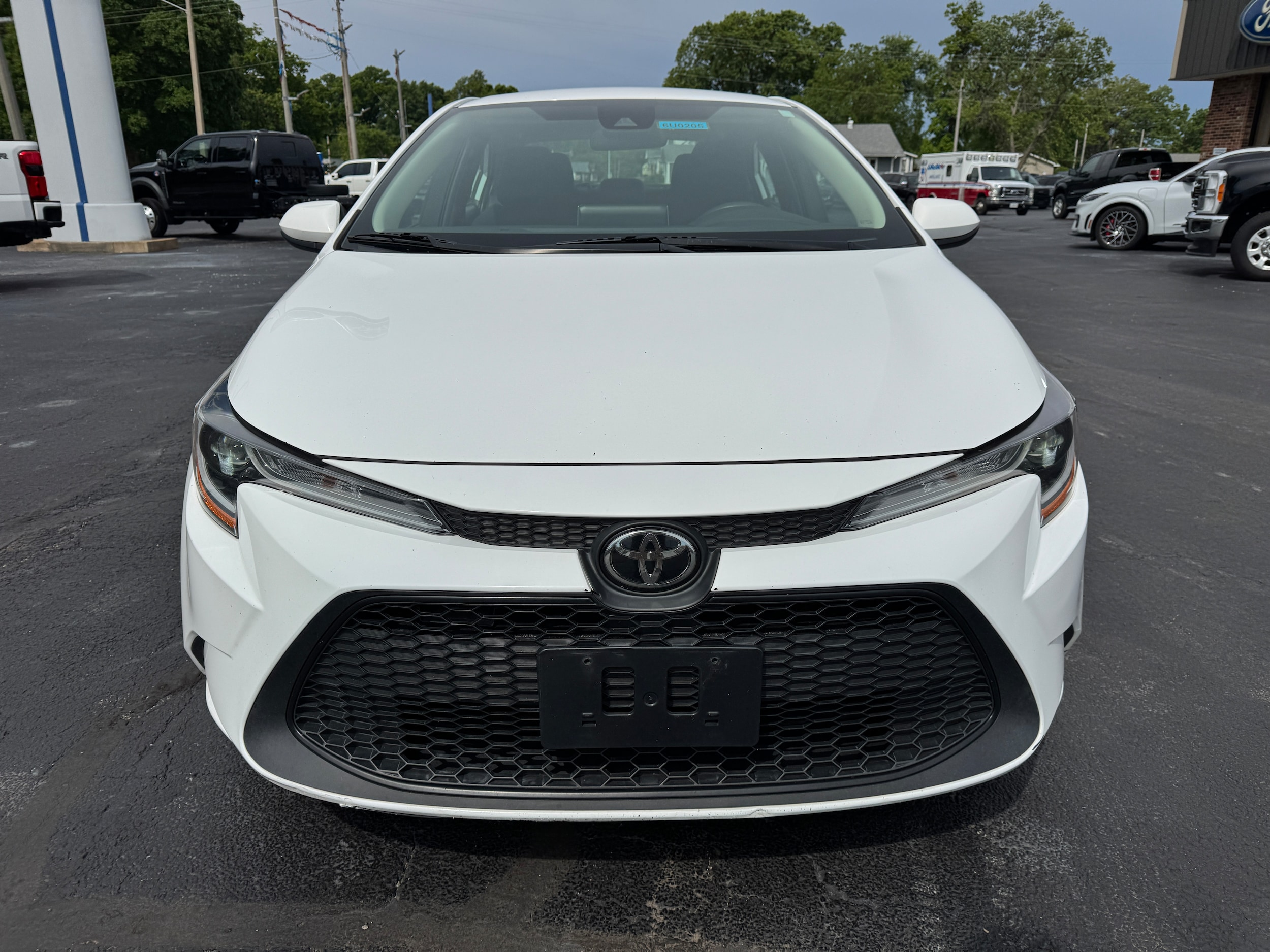 Used 2021 Toyota Corolla LE with VIN 5YFEPMAE4MP209465 for sale in Centralia, IL