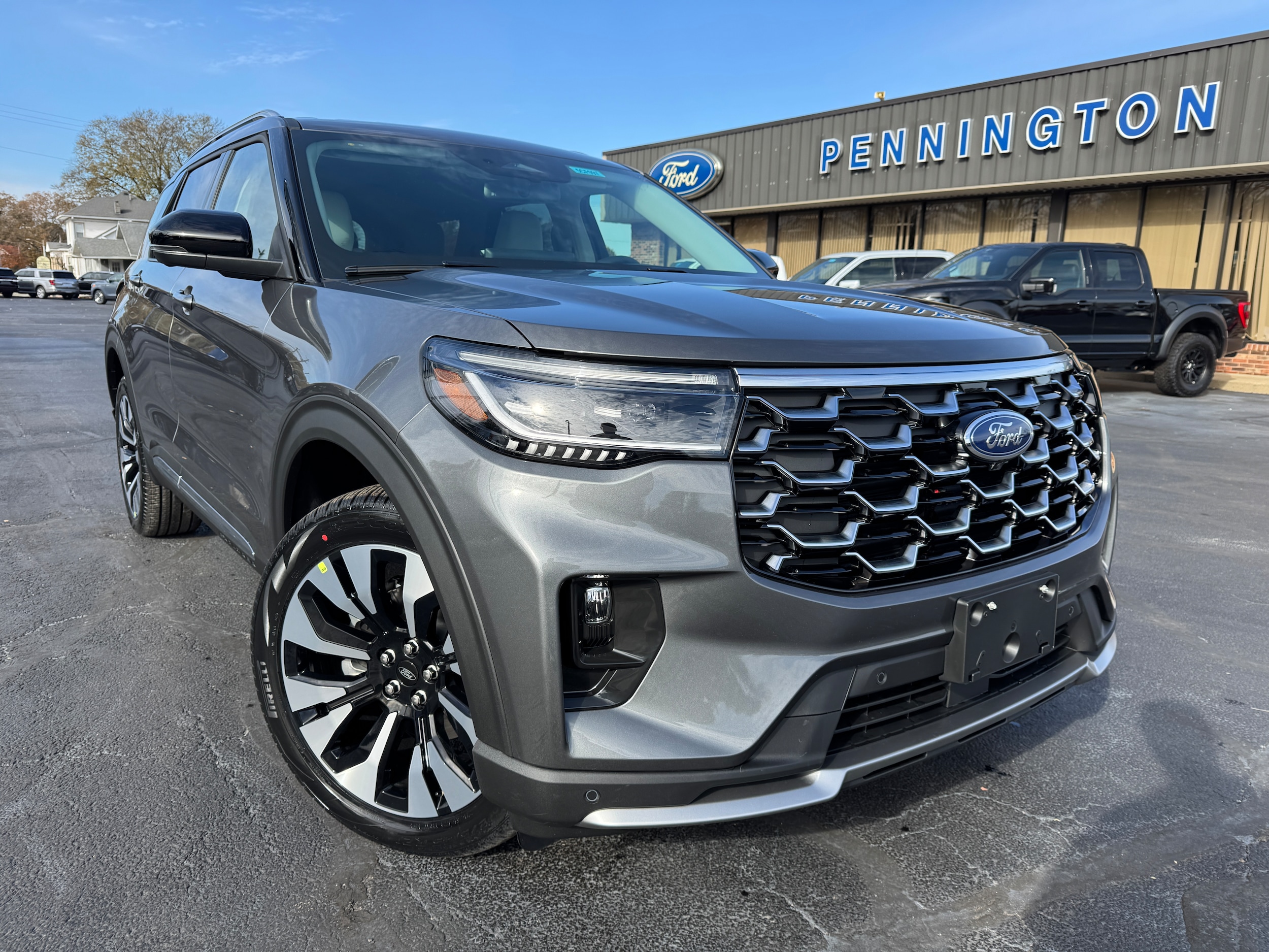 2026 Ford Explorer Platinum's photo