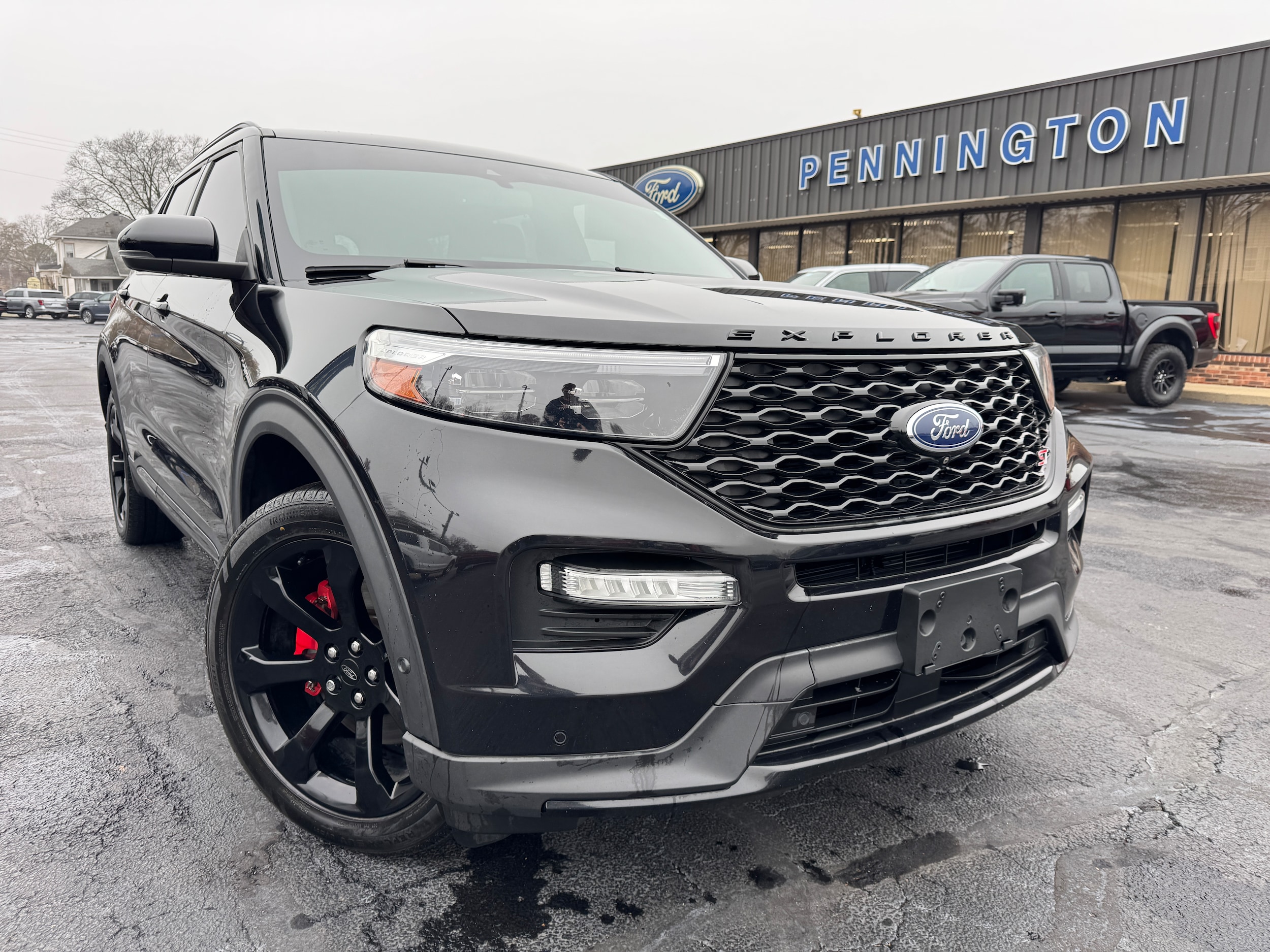 2020 Ford Explorer ST's photo