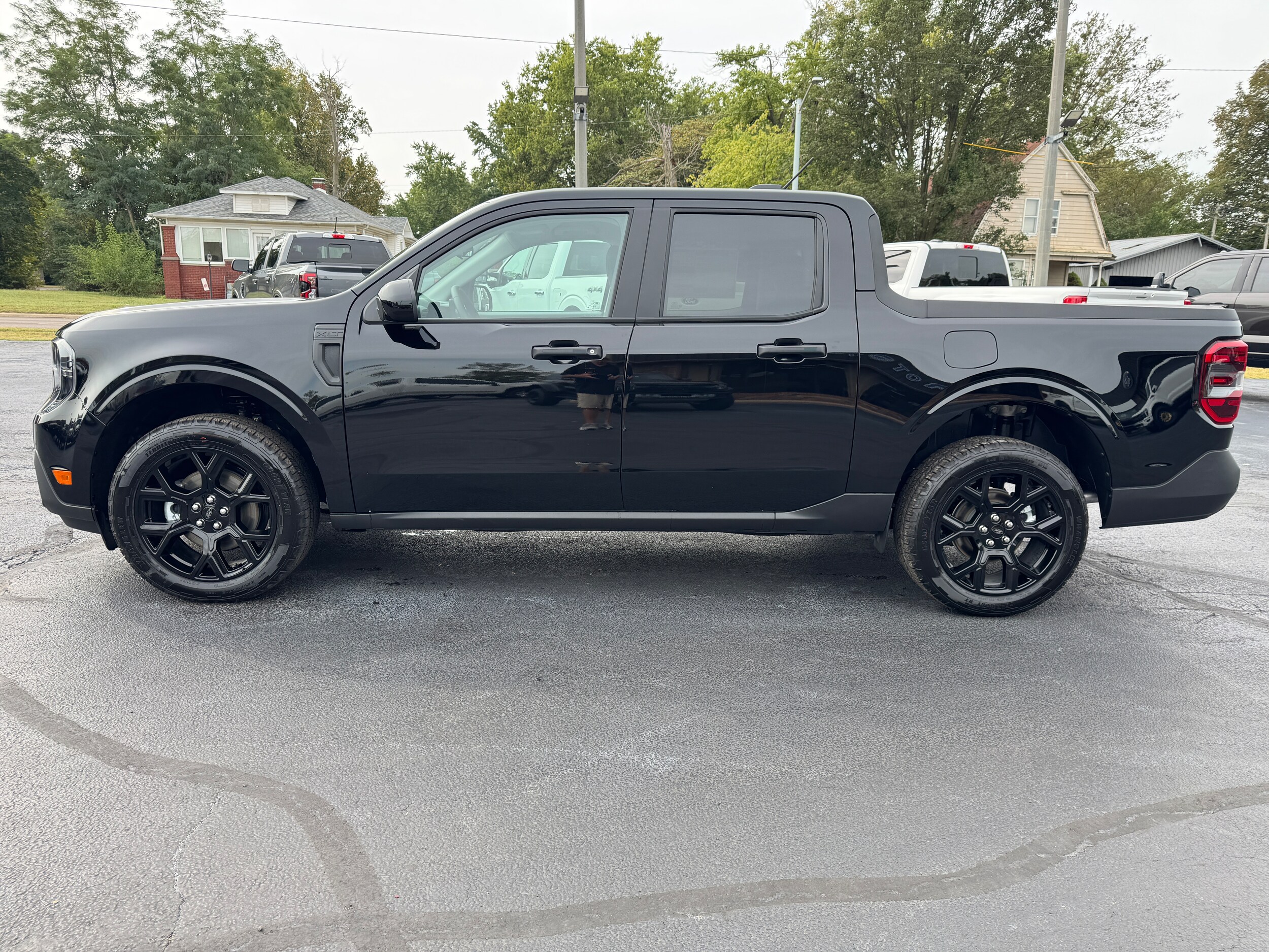 2025 Ford Maverick XLT photo 2