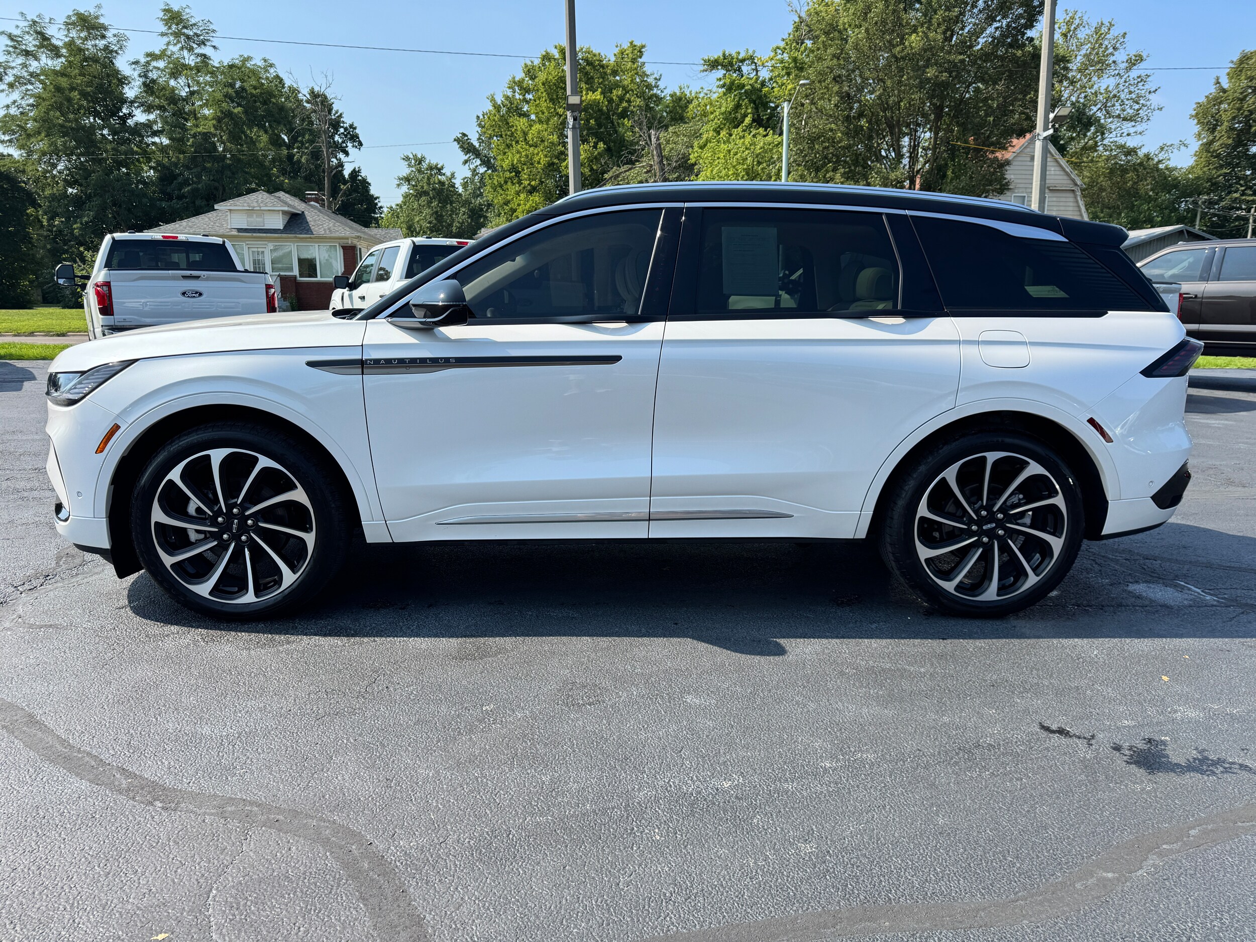 2024 Lincoln Nautilus Black Label photo 4