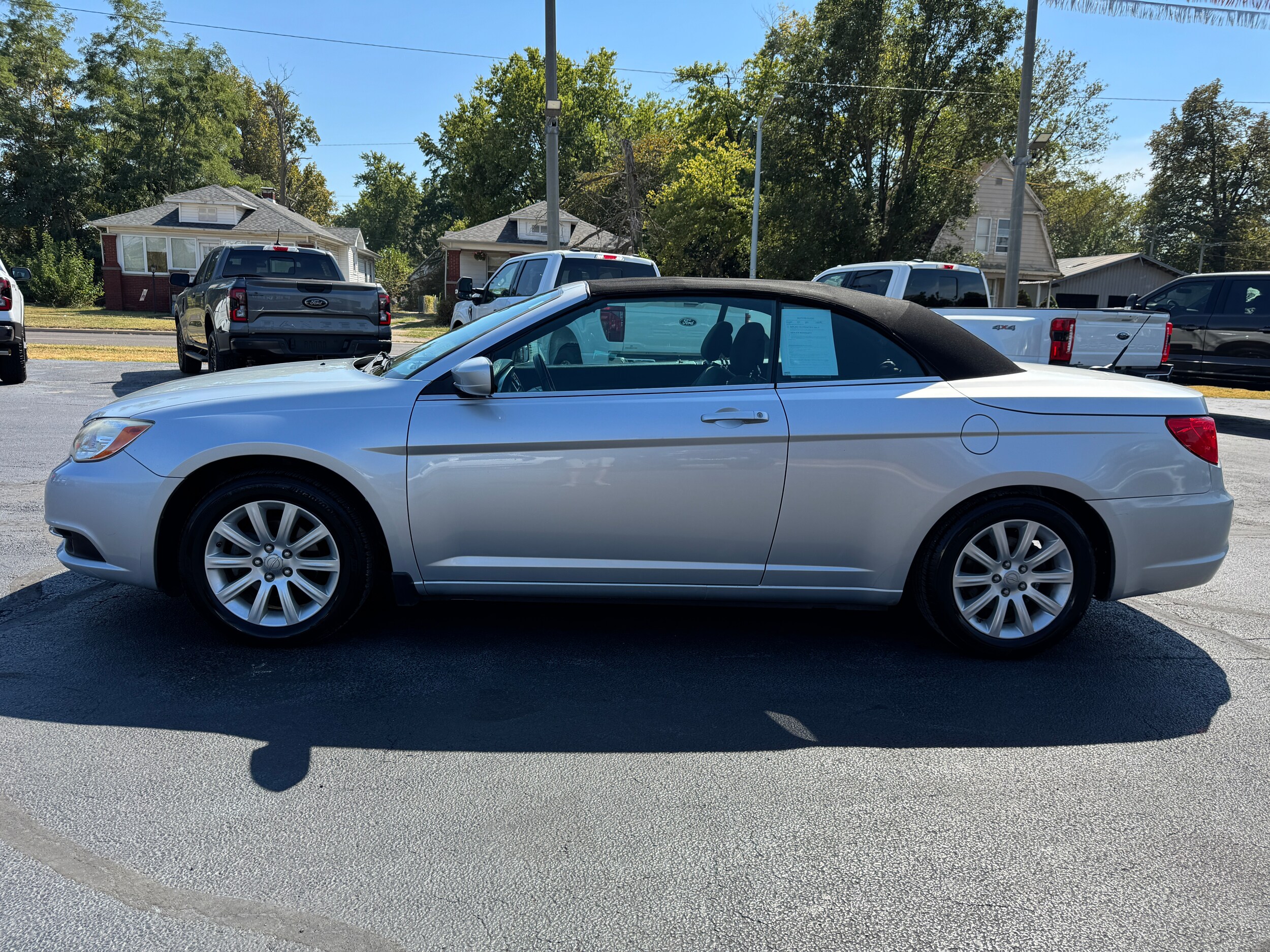 2011 Chrysler 200 Touring photo 3
