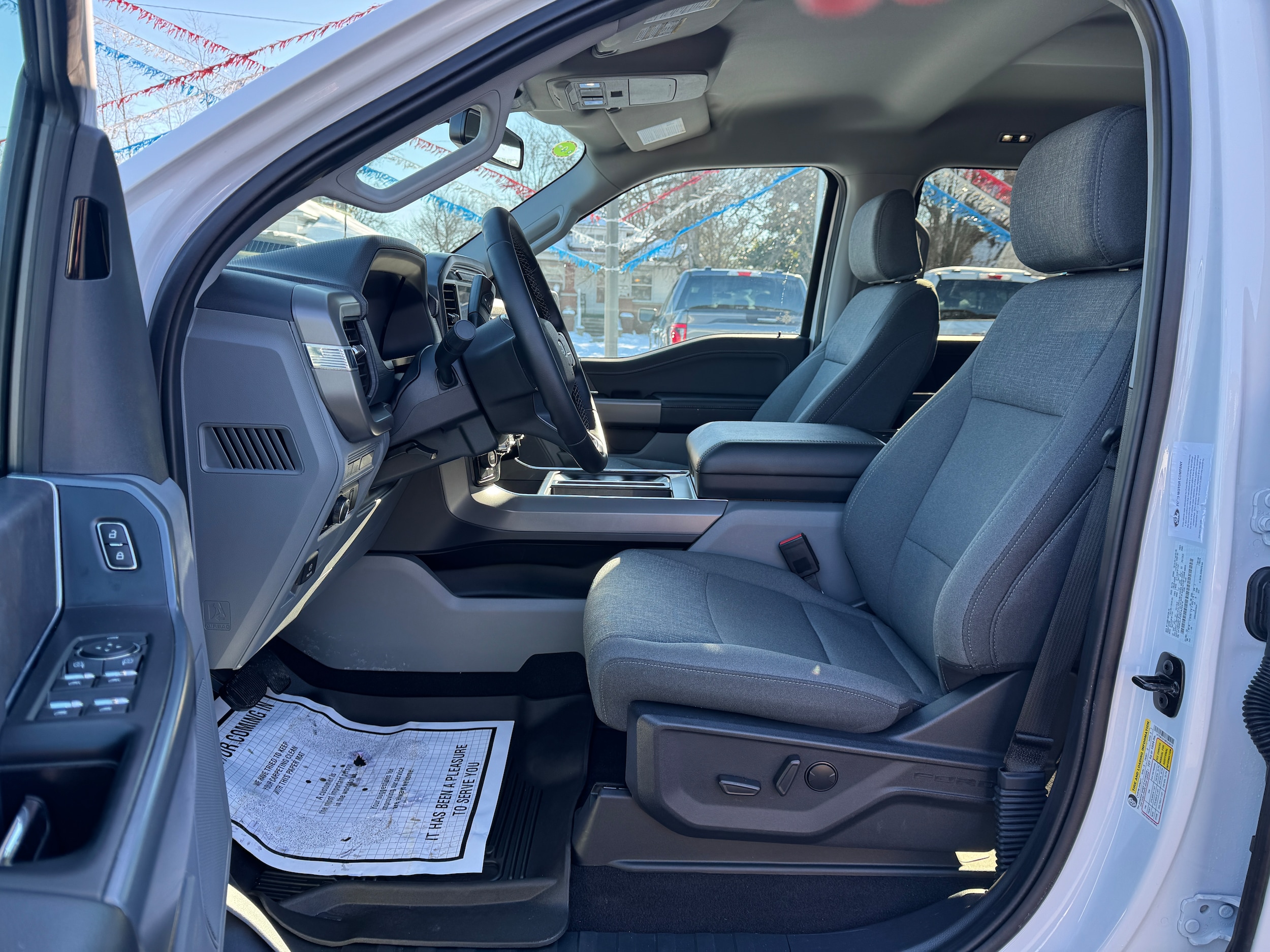 2024 Ford F-150 XLT photo 2