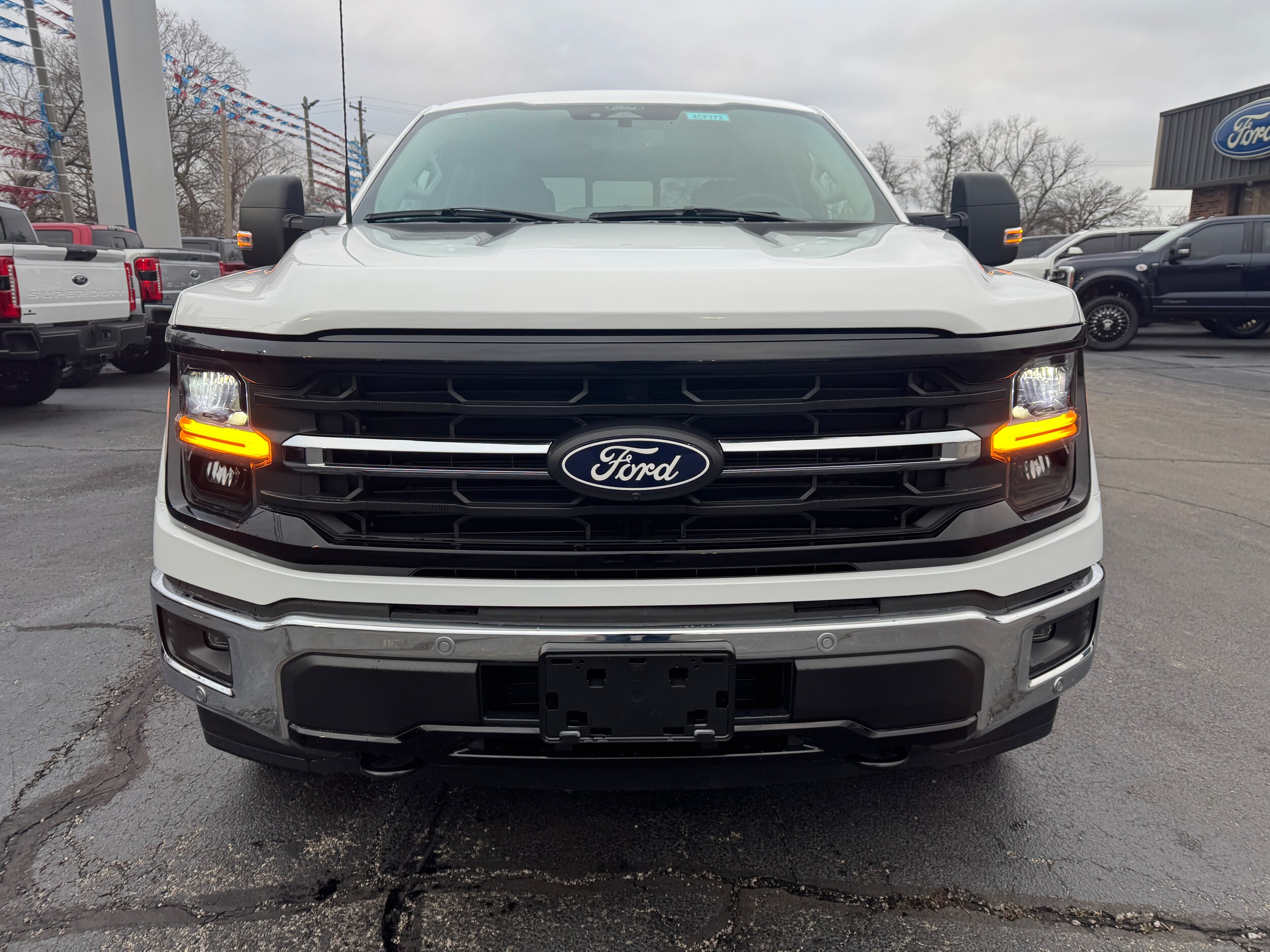 2024 Ford F-150 XLT photo 2