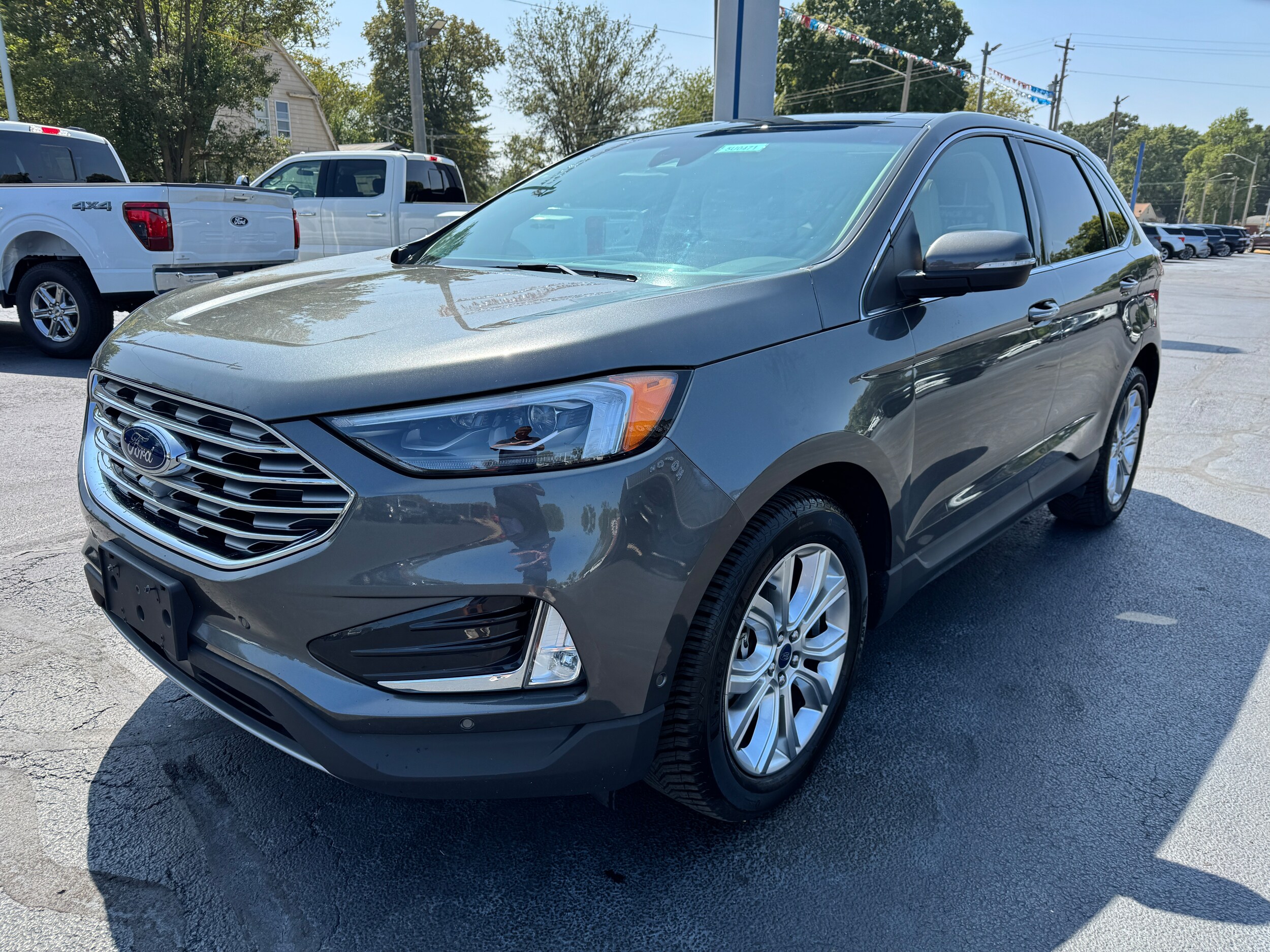 2020 Ford Edge Titanium photo 3