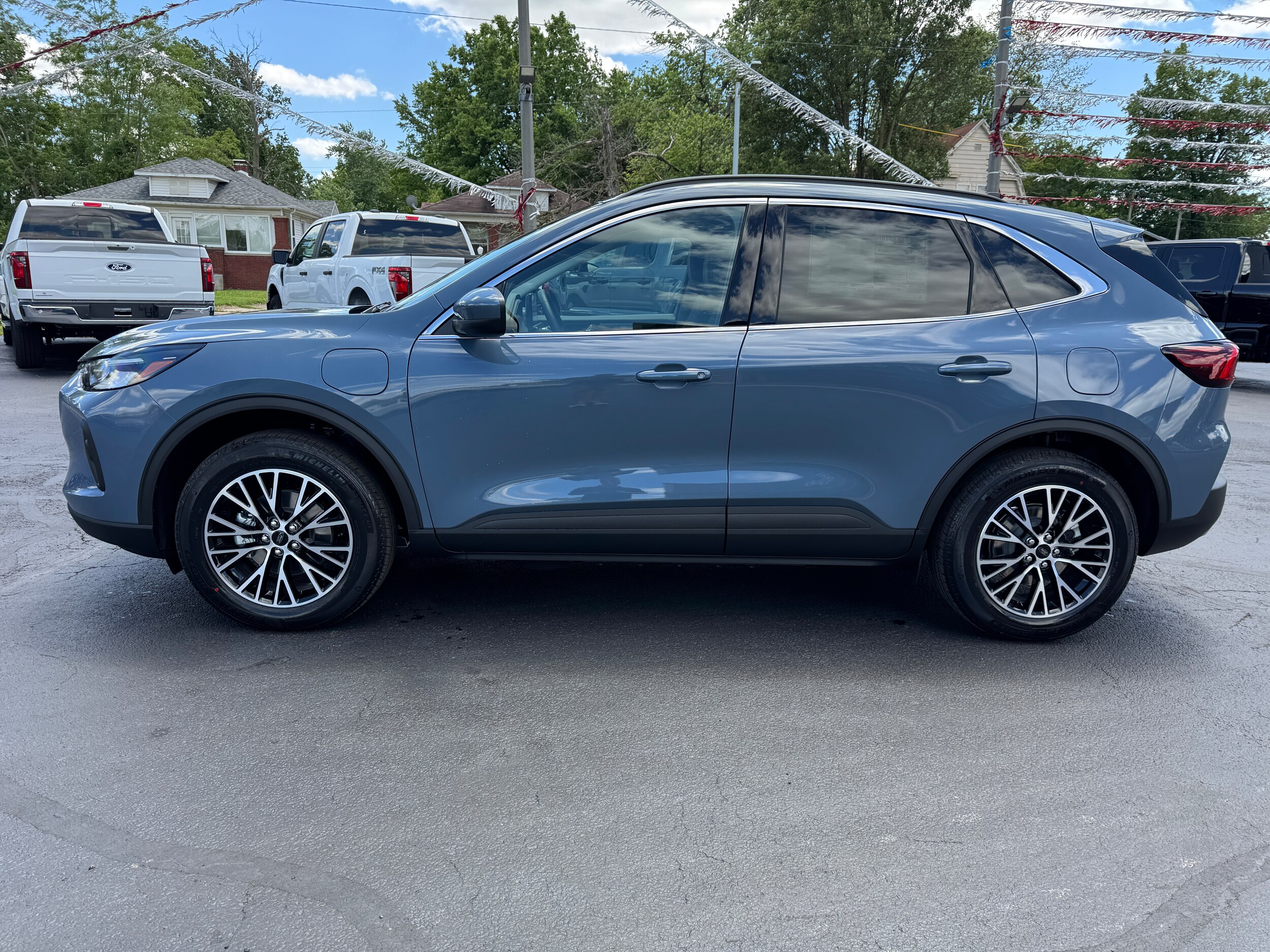 2025 Ford Escape photo 4