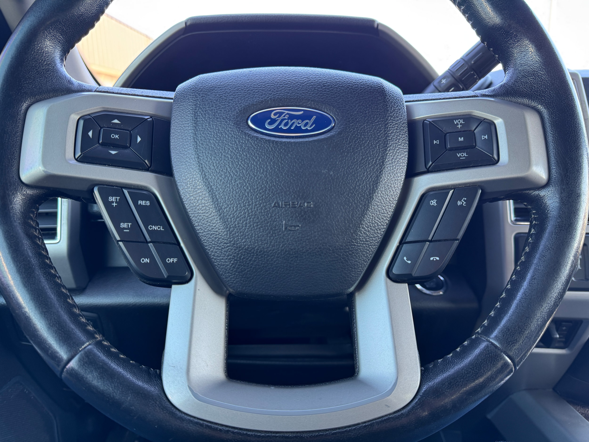 2019 Ford F-350 Super Duty Lariat - Photo 19