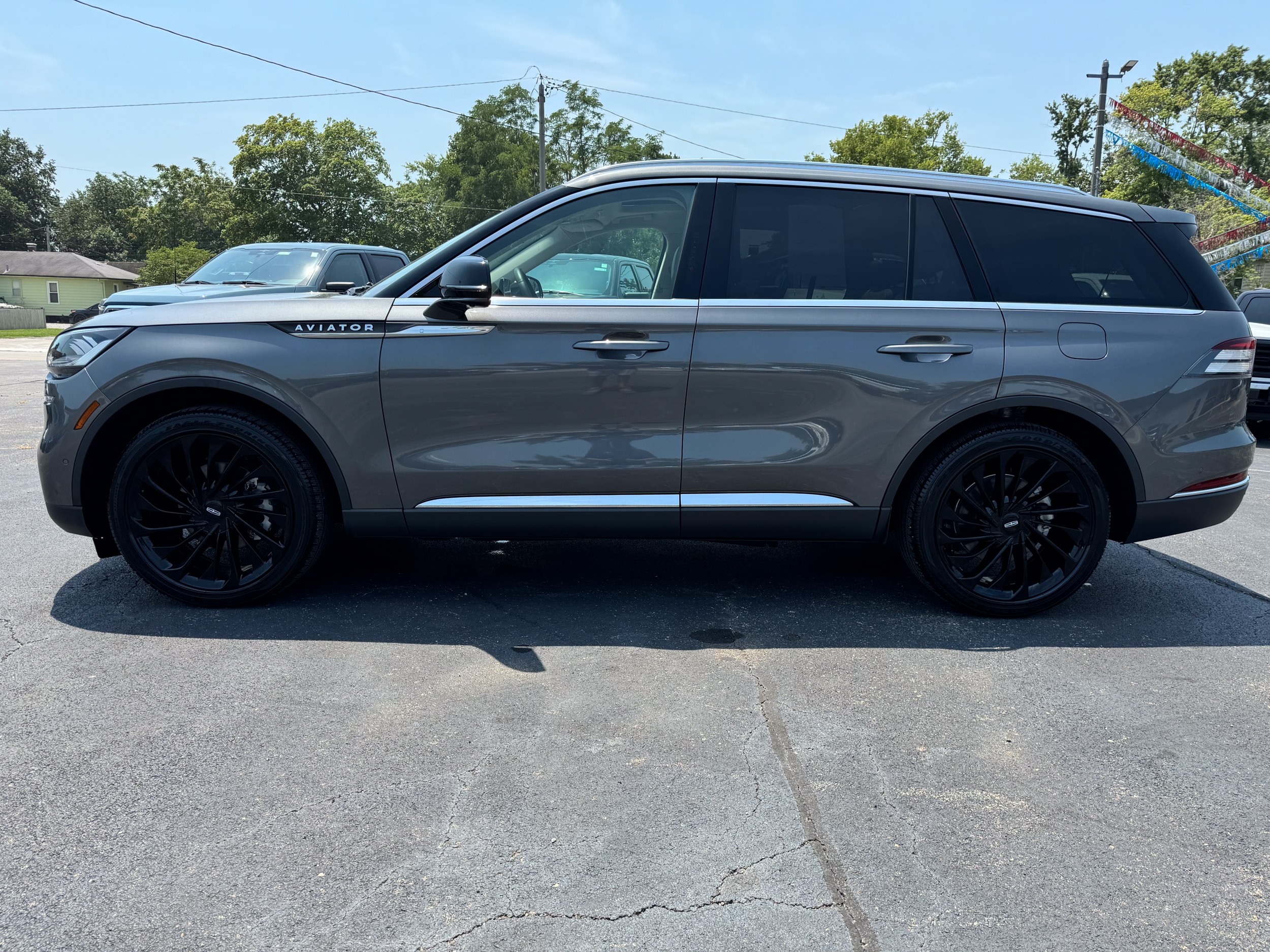 Used 2023 Lincoln Aviator Reserve with VIN 5LM5J7WC5PGL14864 for sale in Centralia, IL