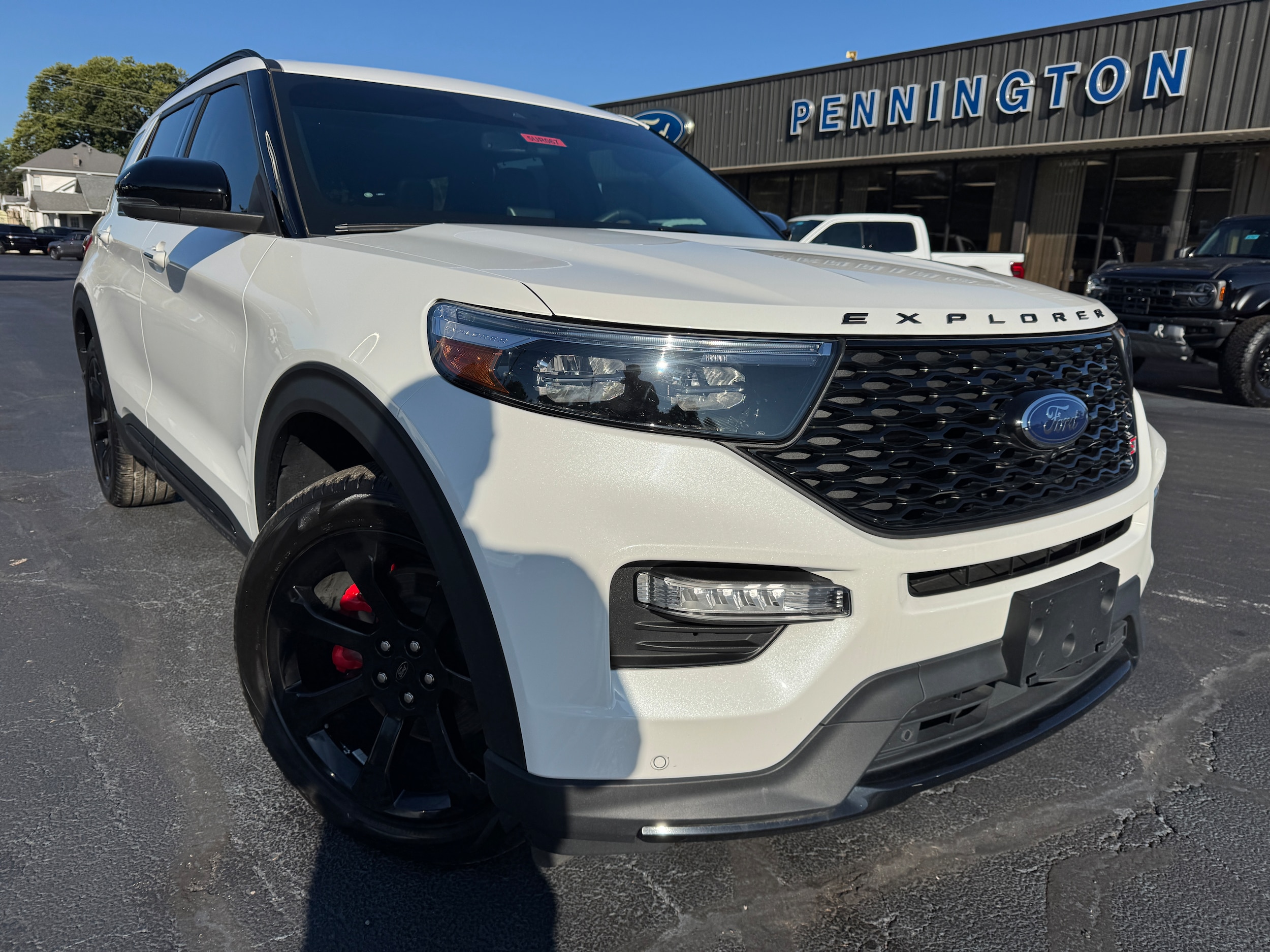 2023 Ford Explorer ST's photo