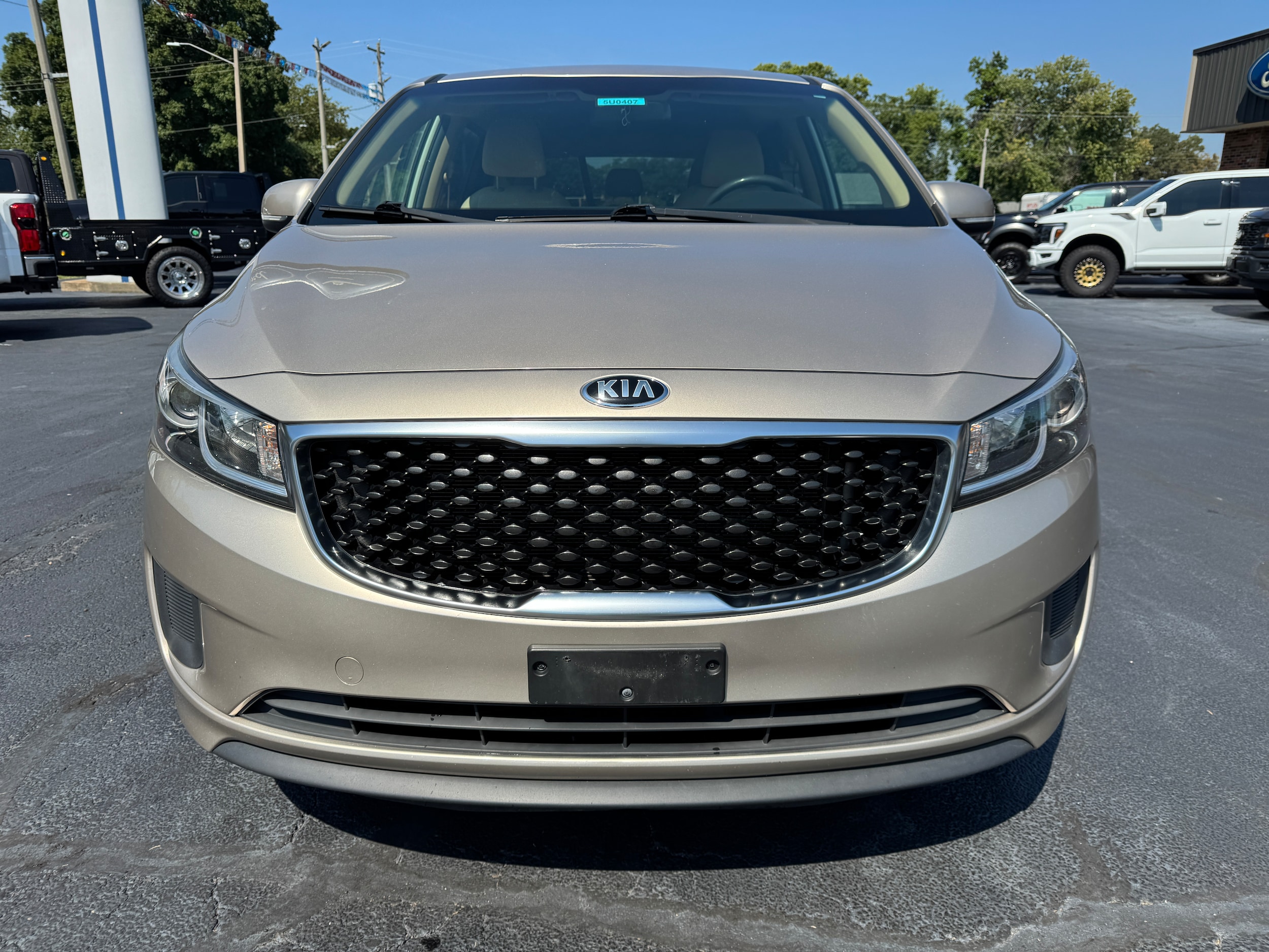Used 2017 Kia Sedona LX with VIN KNDMB5C15H6230560 for sale in Centralia, IL