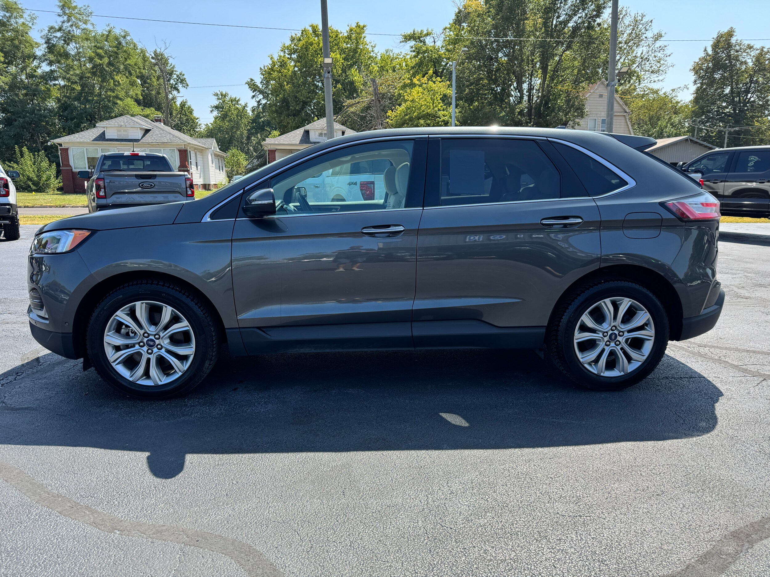2020 Ford Edge Titanium photo 4