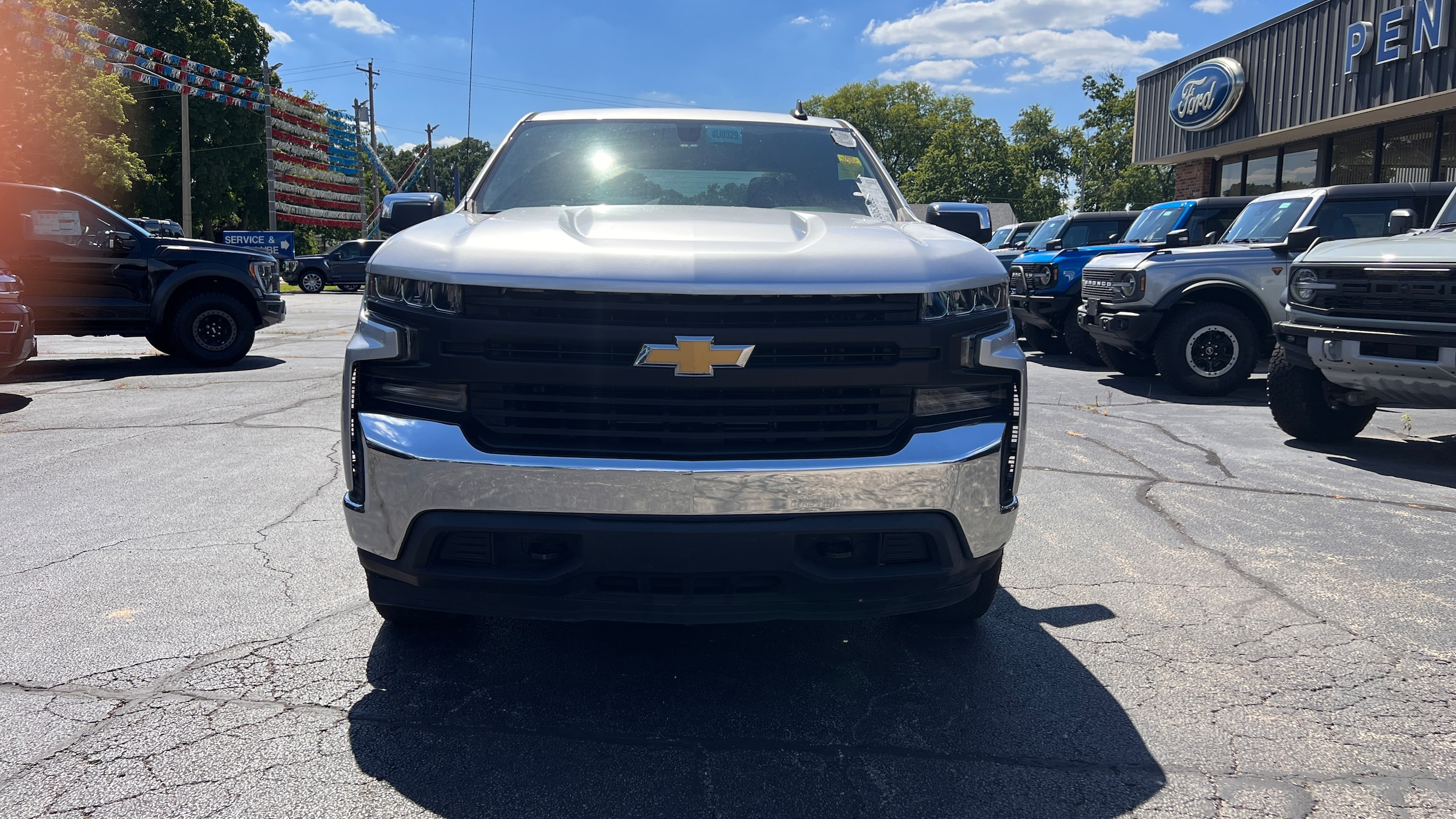 Used 2020 Chevrolet Silverado 1500 LT with VIN 3GCPYDEK6LG245121 for sale in Centralia, IL