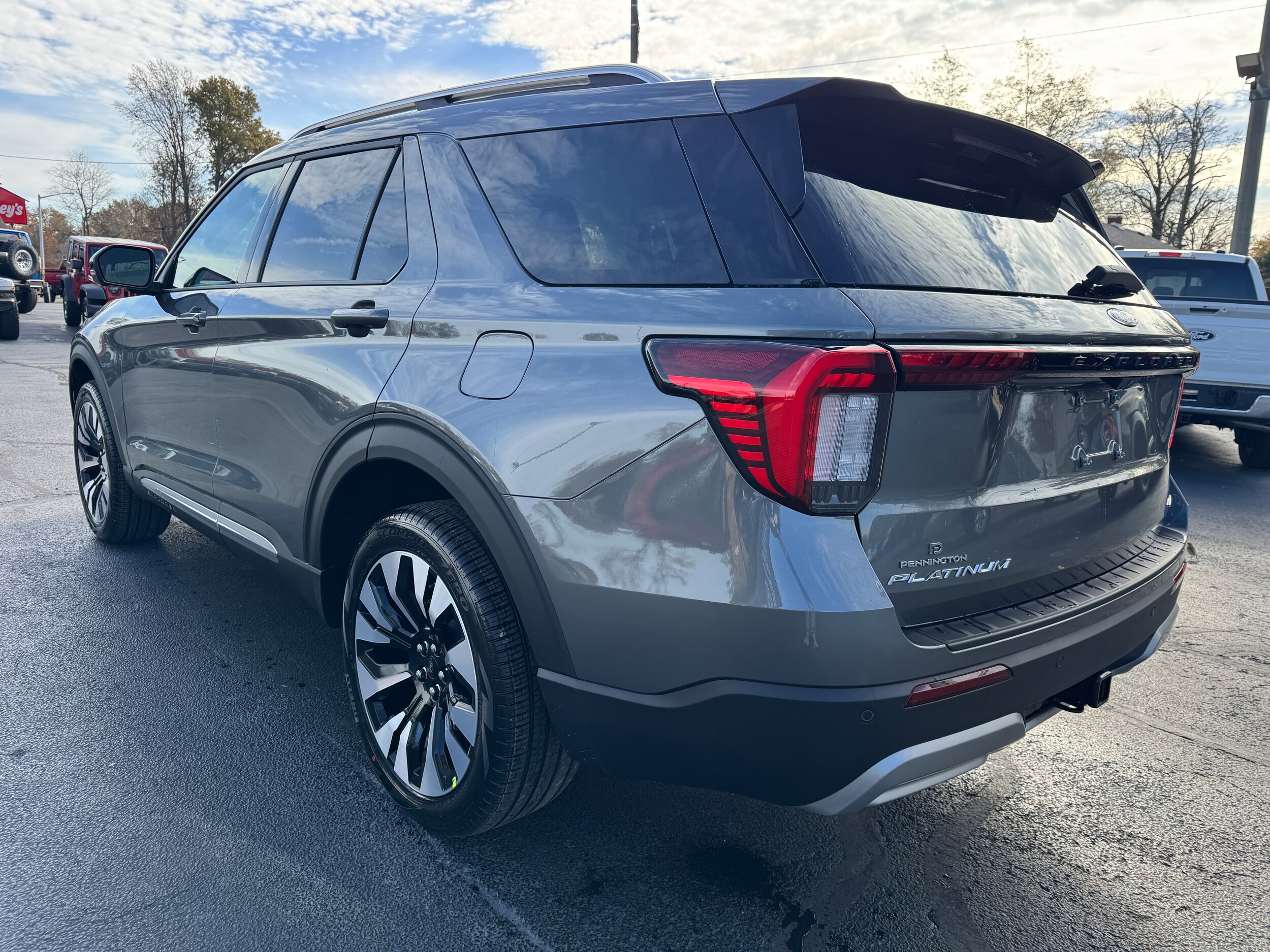 2026 Ford Explorer Platinum photo 2