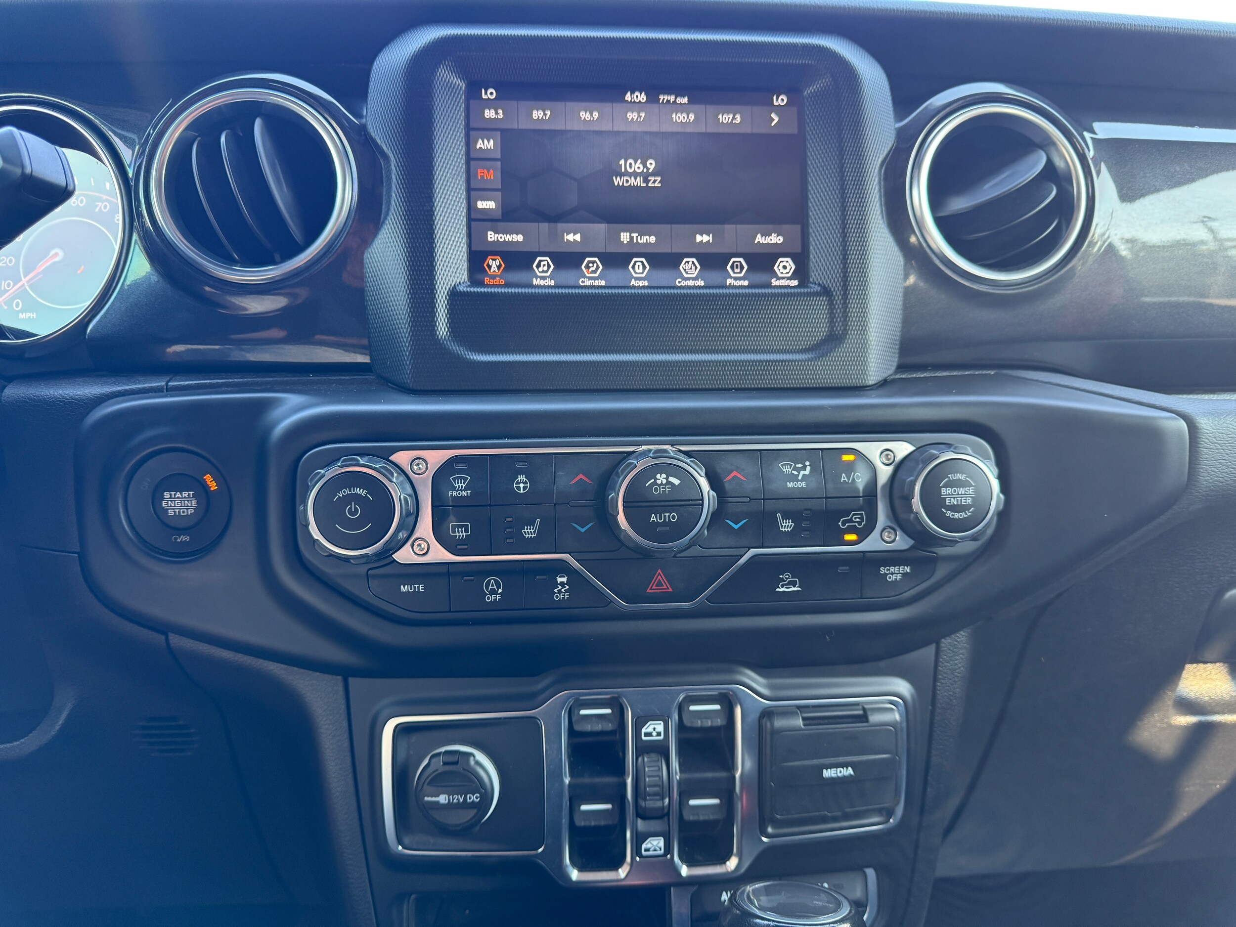2021 Jeep Wrangler Unlimited Sahara Altitude - Photo 21