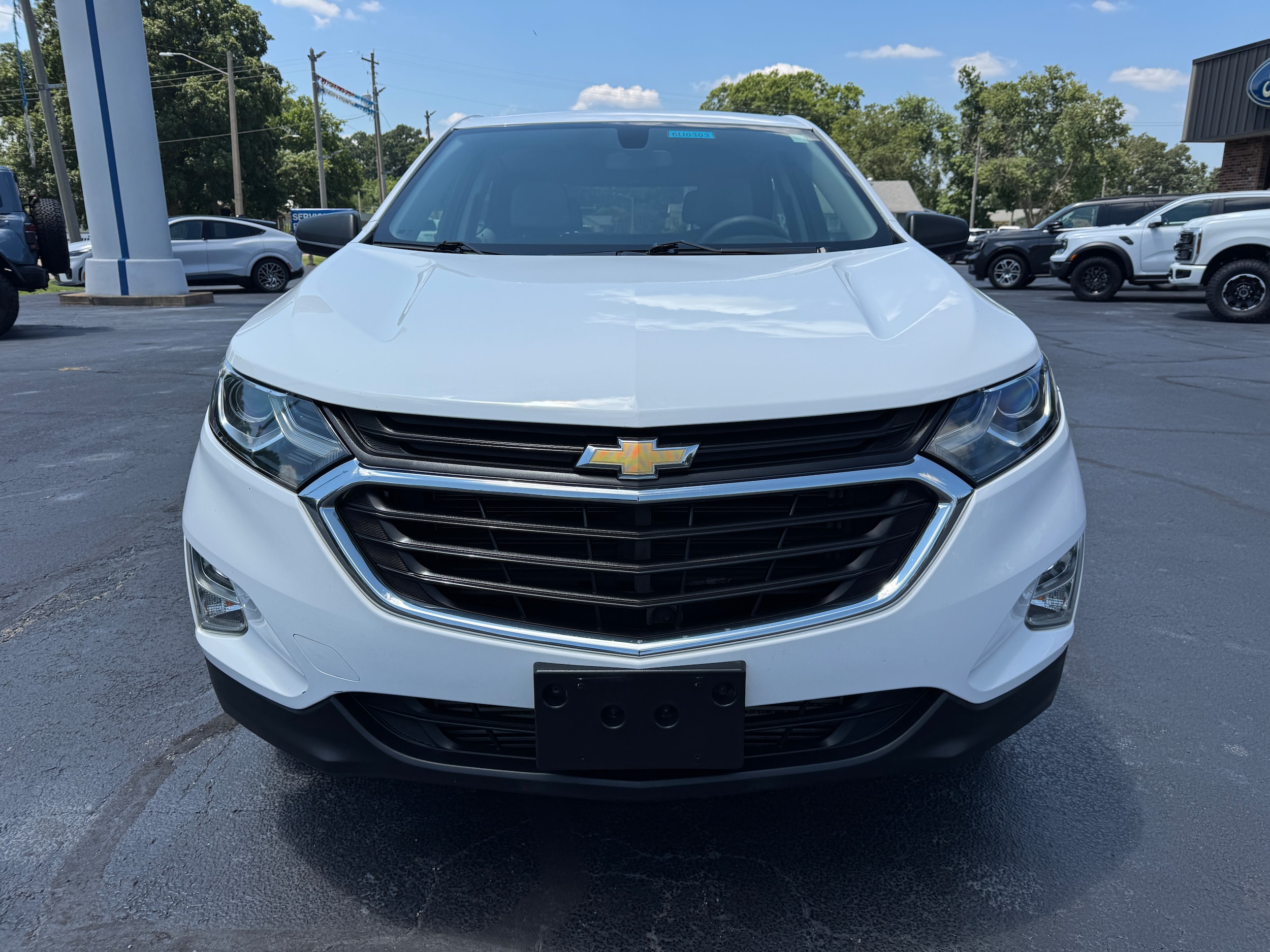Used 2018 Chevrolet Equinox LS with VIN 3GNAXREV3JS560234 for sale in Centralia, IL