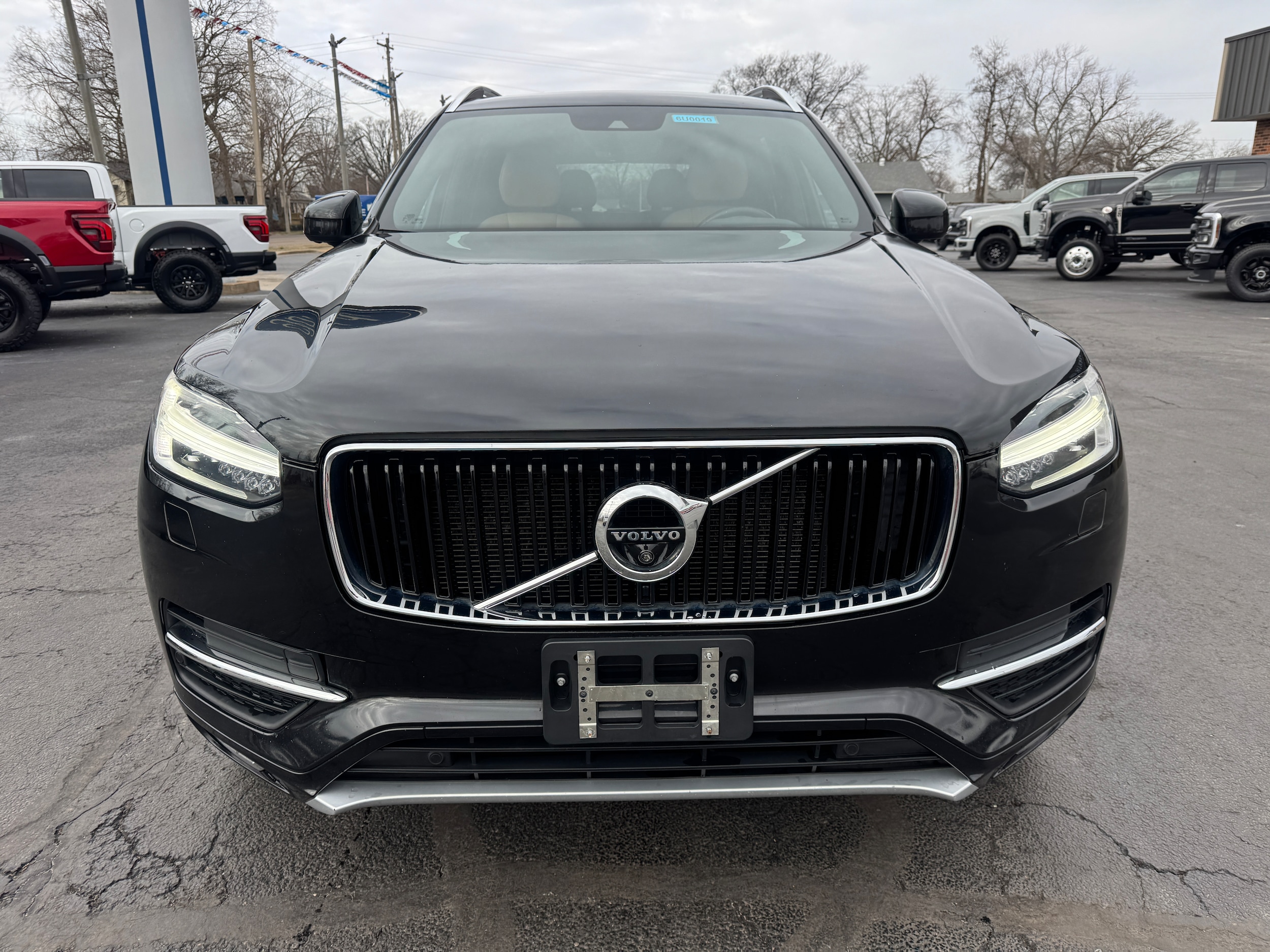 Used 2017 Volvo XC90 Momentum with VIN YV4A22PK1H1111886 for sale in Centralia, IL