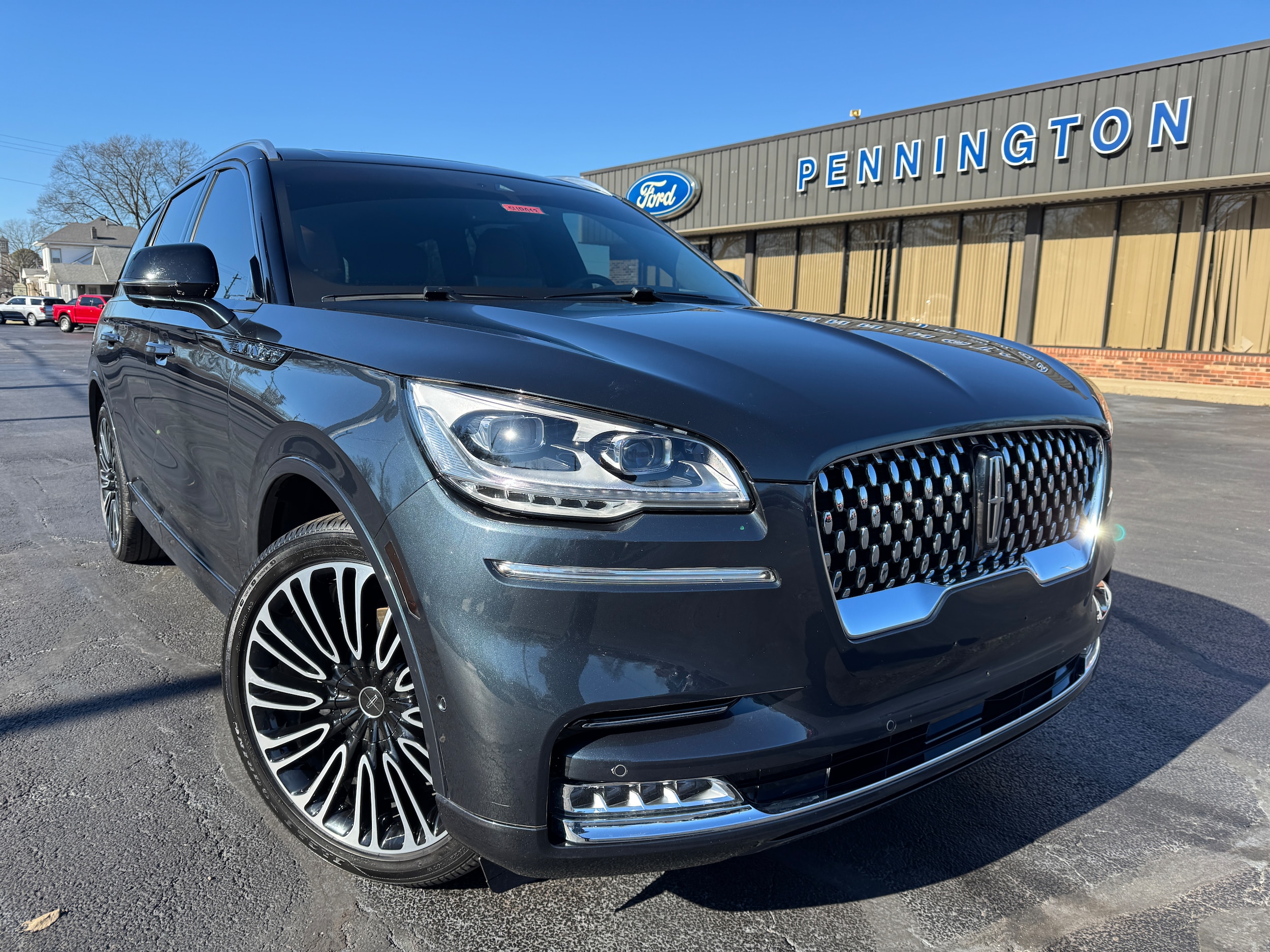 2023 Lincoln Aviator Black Label's photo