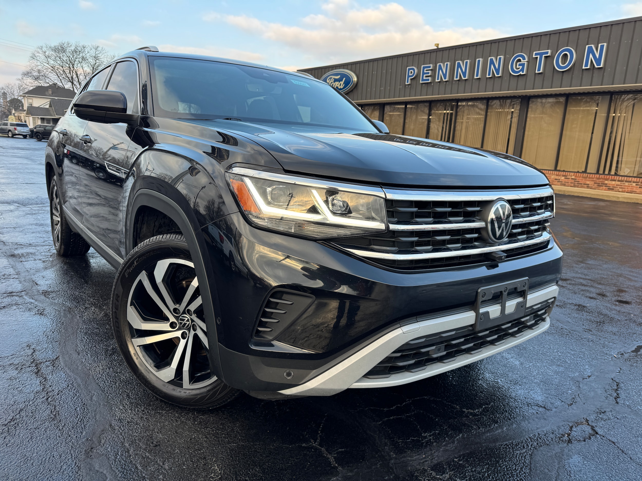 2021 Volkswagen Atlas Cross Sport SEL Premium's photo