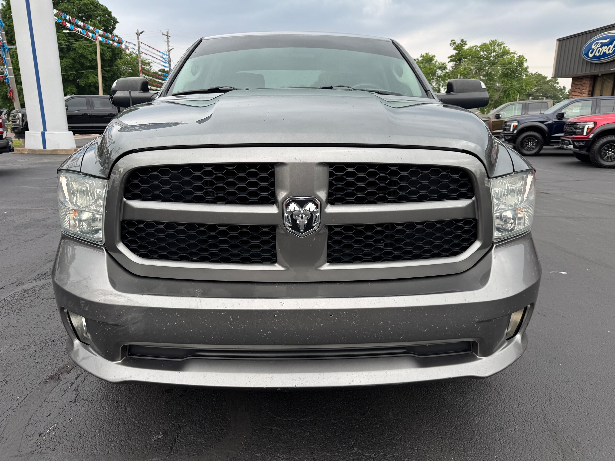 2013 Ram 1500 Express photo 2