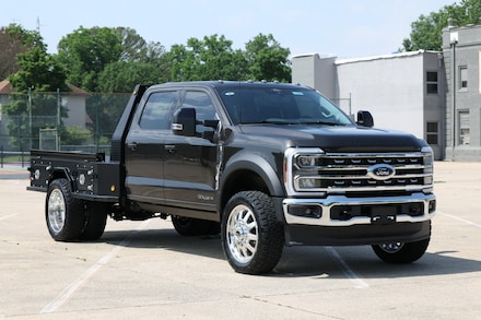 2025 Ford F-450 Chassis Lariat TRUCK