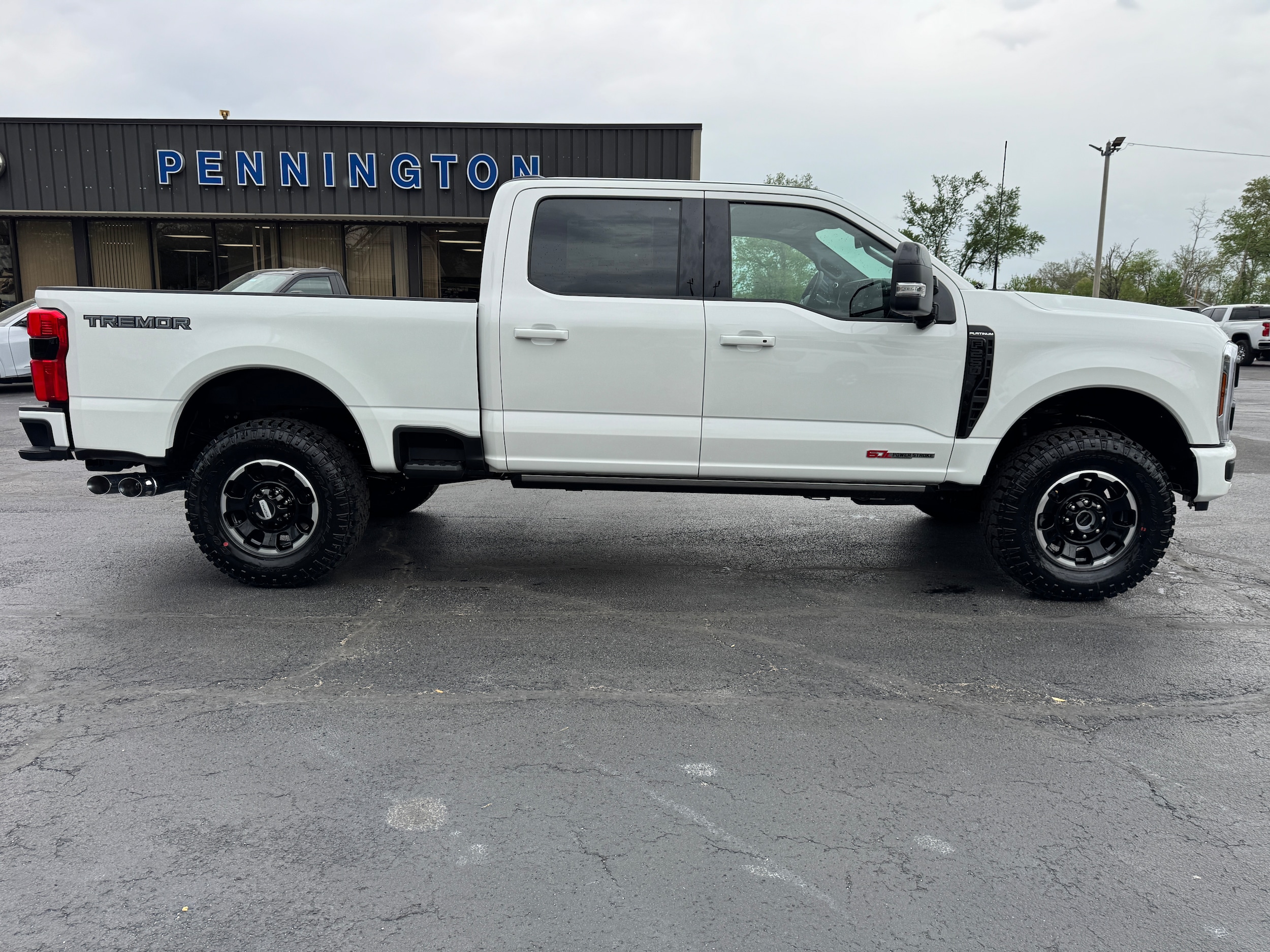 2026 Ford F-250 Super Duty Platinum - Photo 8
