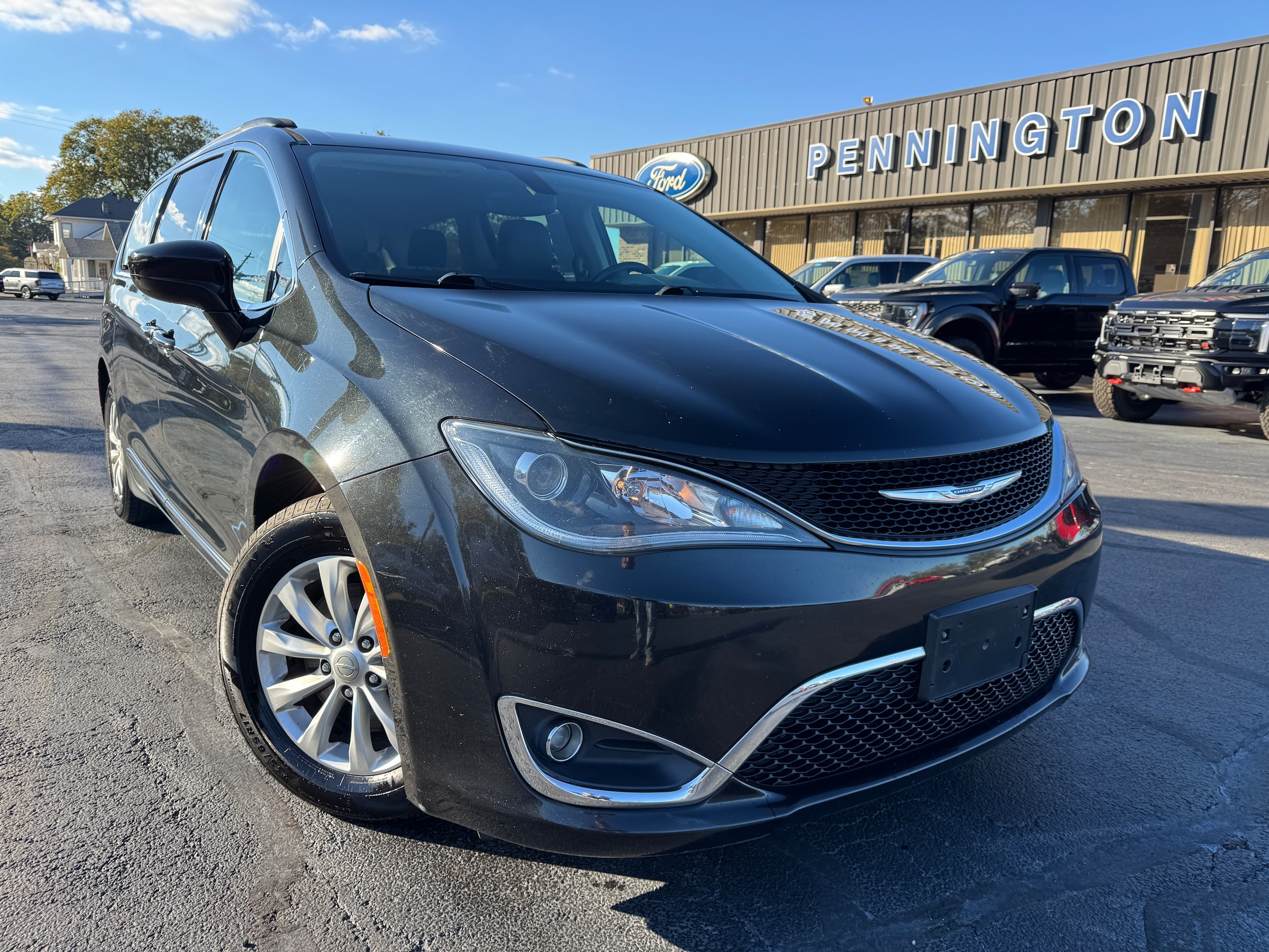 2017 Chrysler Pacifica Touring-L