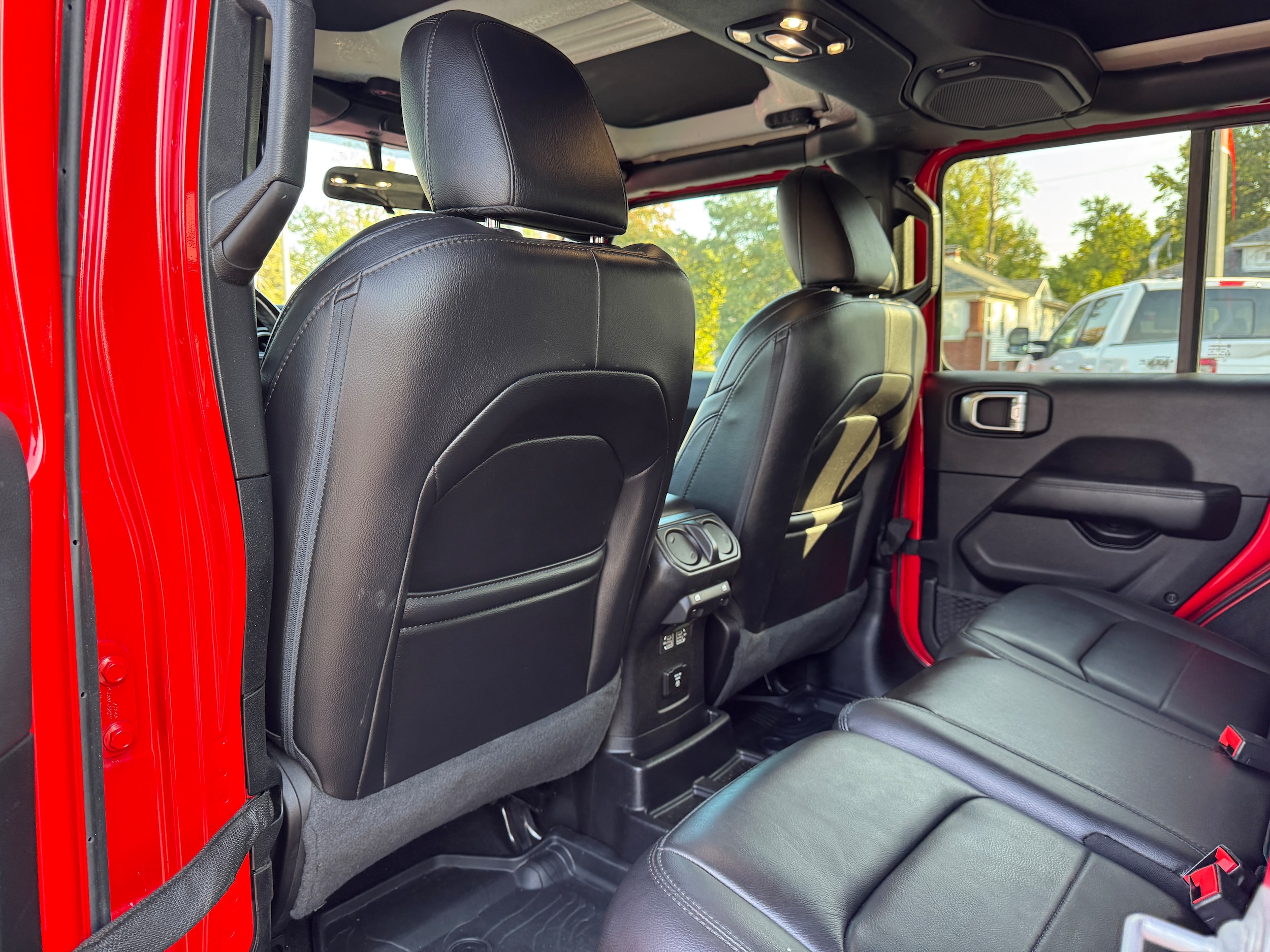 2021 Jeep Wrangler Unlimited Sahara Altitude - Photo 13