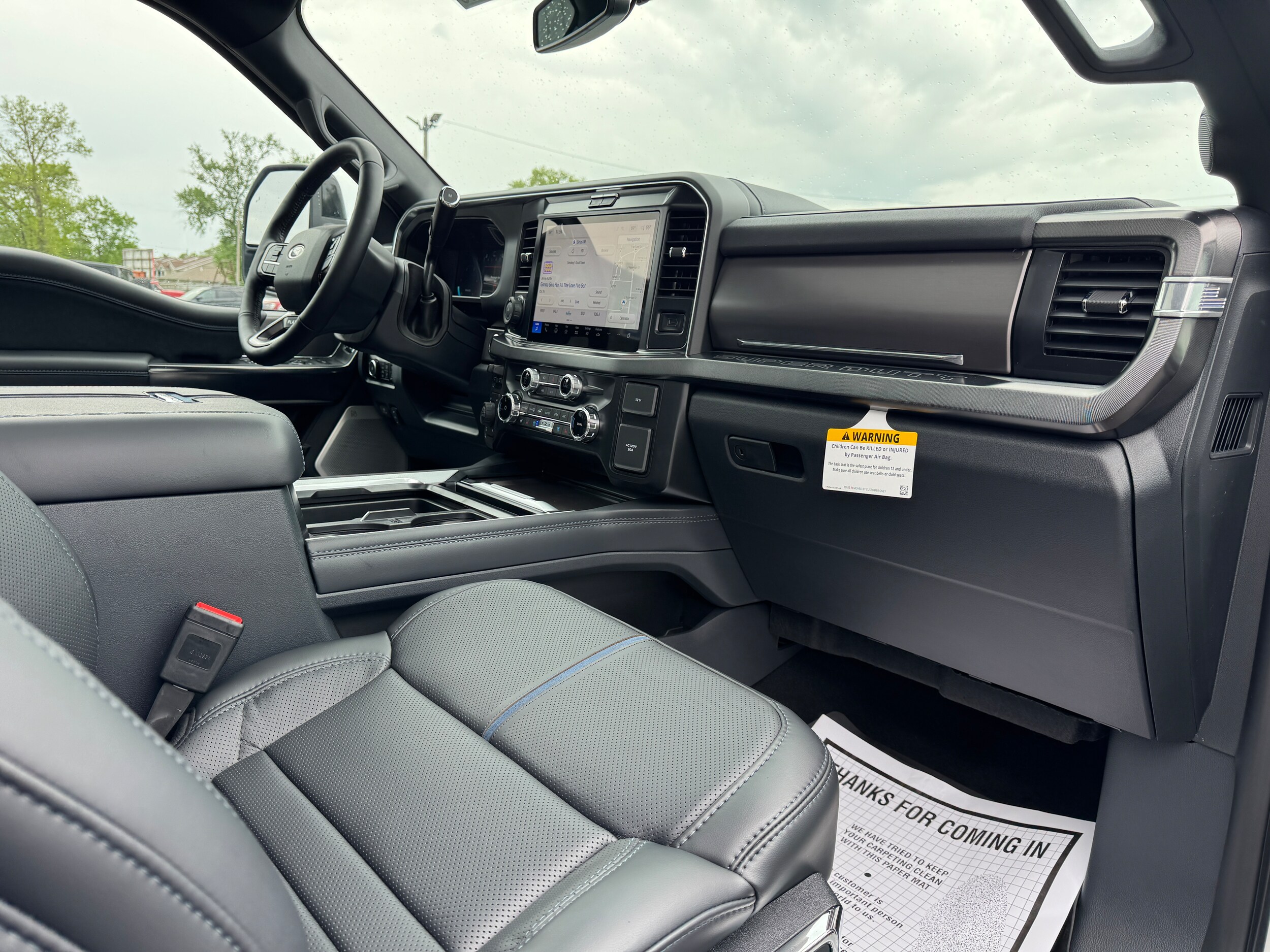 2026 Ford F-250 Super Duty Platinum - Photo 17