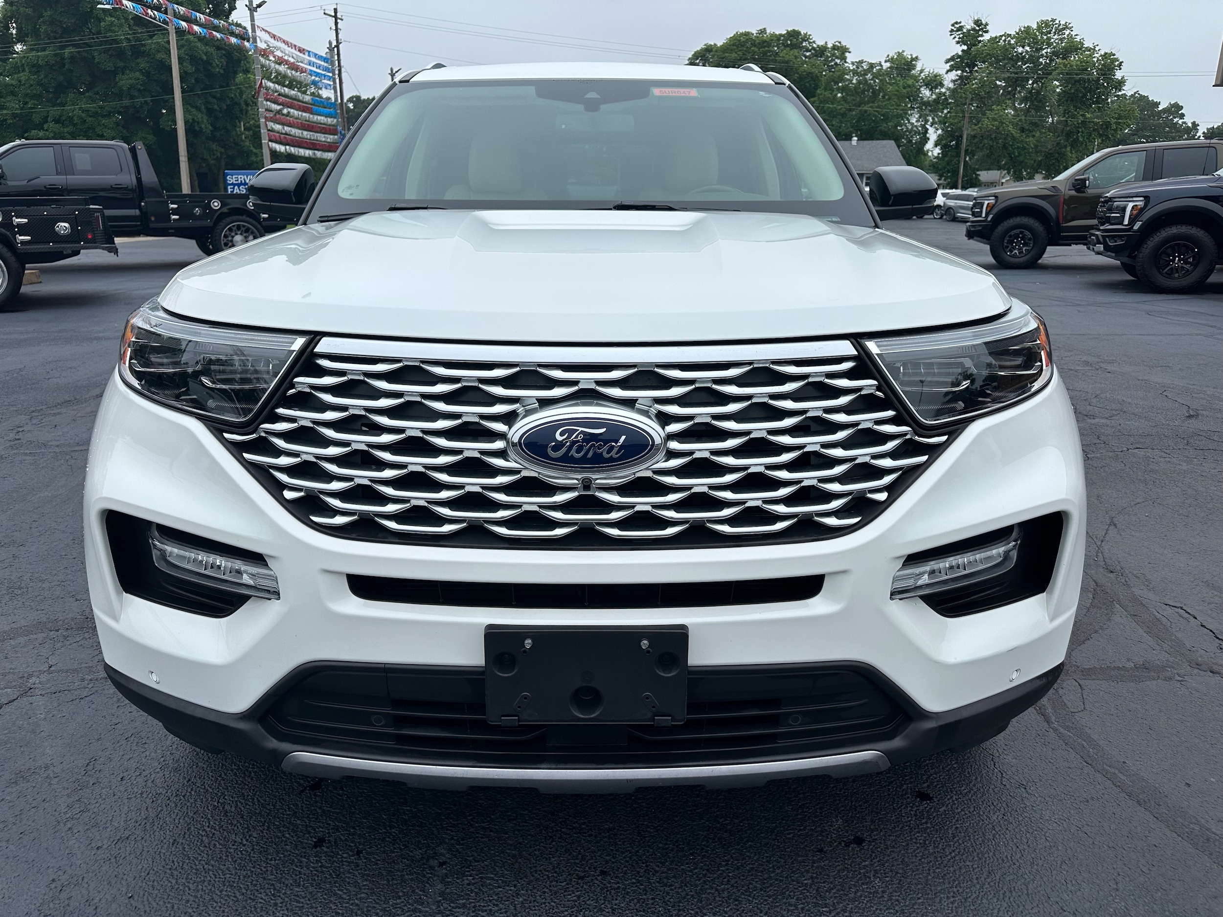 2020 Ford Explorer Platinum photo 3