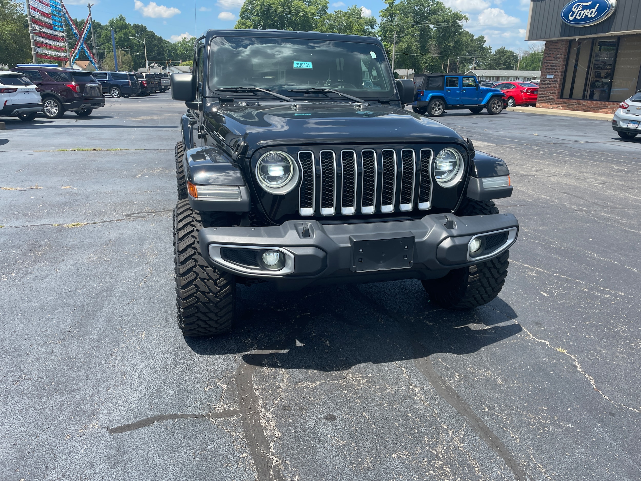 Used 2018 Jeep All-New Wrangler Unlimited Sahara with VIN 1C4HJXEG6JW135125 for sale in Centralia, IL