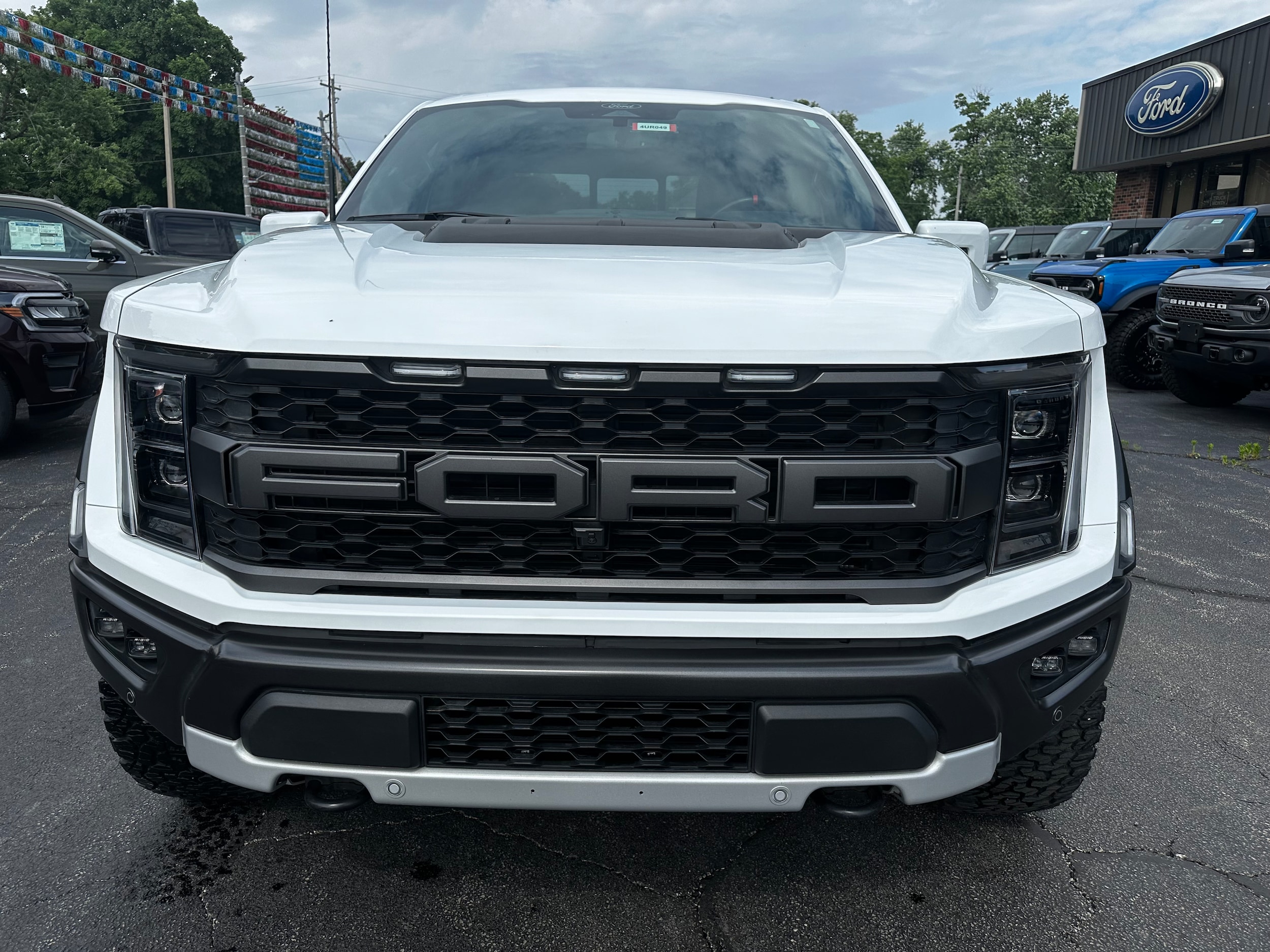 Used 2022 Ford F-150 Raptor with VIN 1FTFW1RG3NFA93647 for sale in Centralia, IL