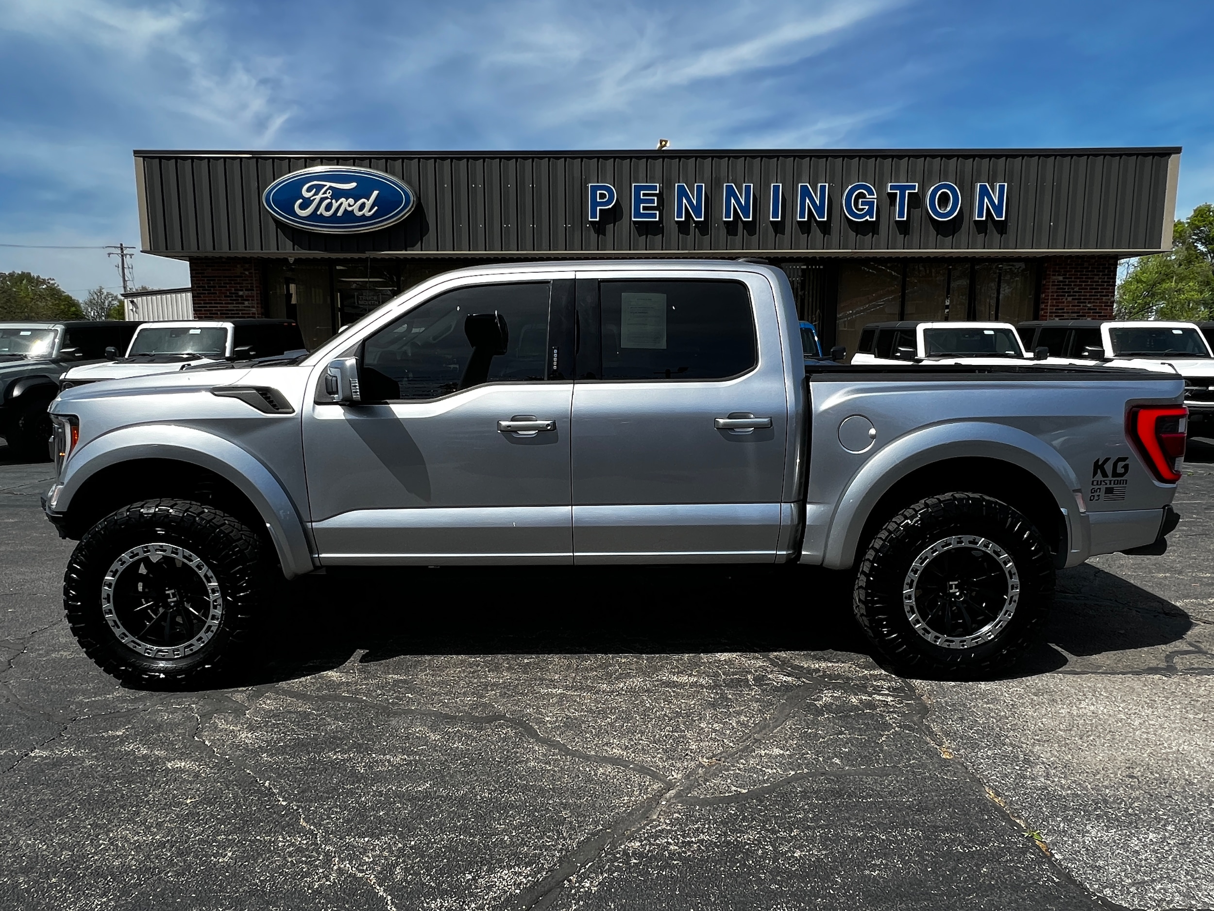 Used 2022 Ford F-150 Raptor with VIN 1FTFW1RG9NFB25386 for sale in Centralia, IL