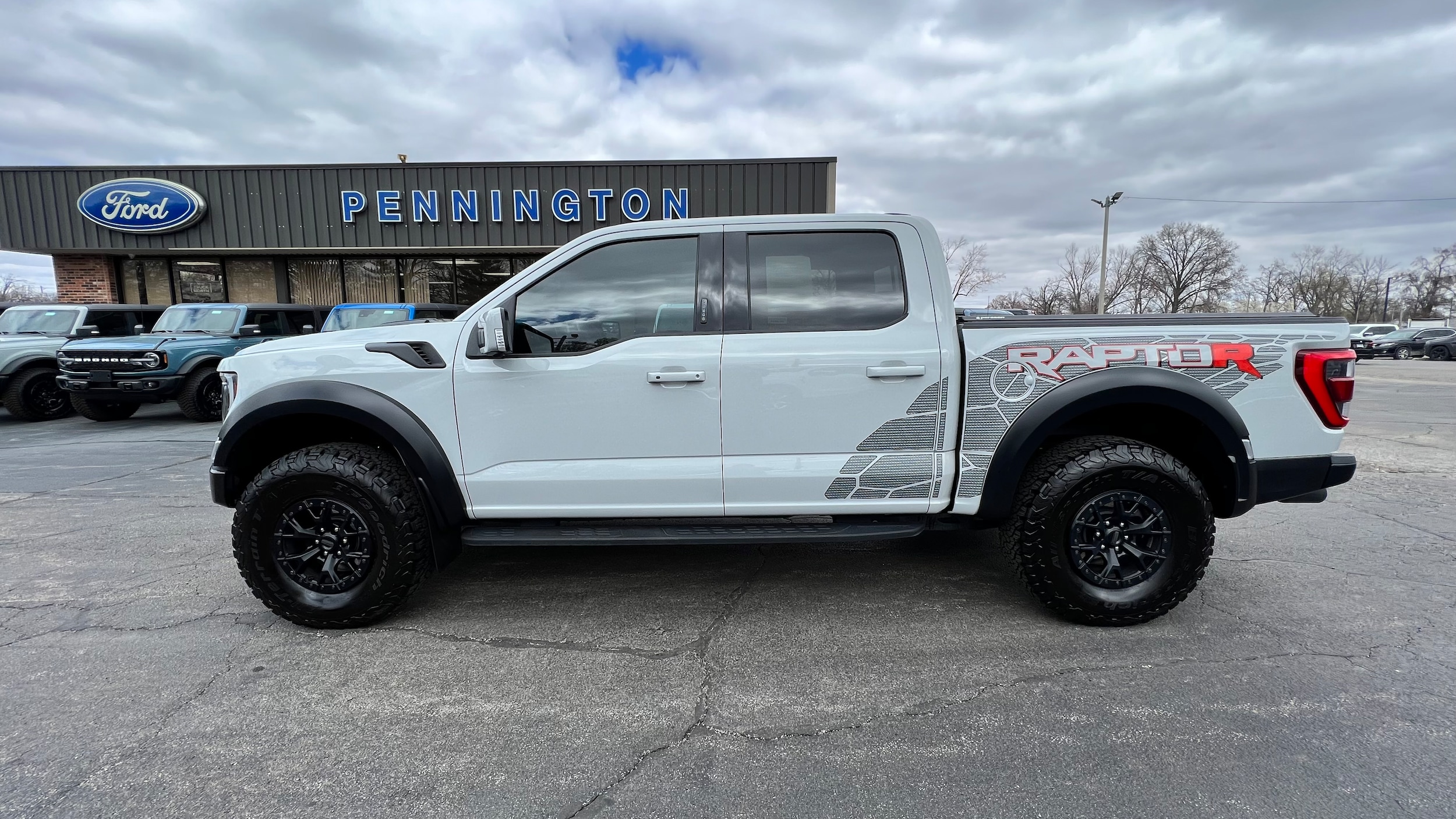 Used 2023 Ford F-150 Raptor with VIN 1FTFW1RJ8PFA11443 for sale in Centralia, IL