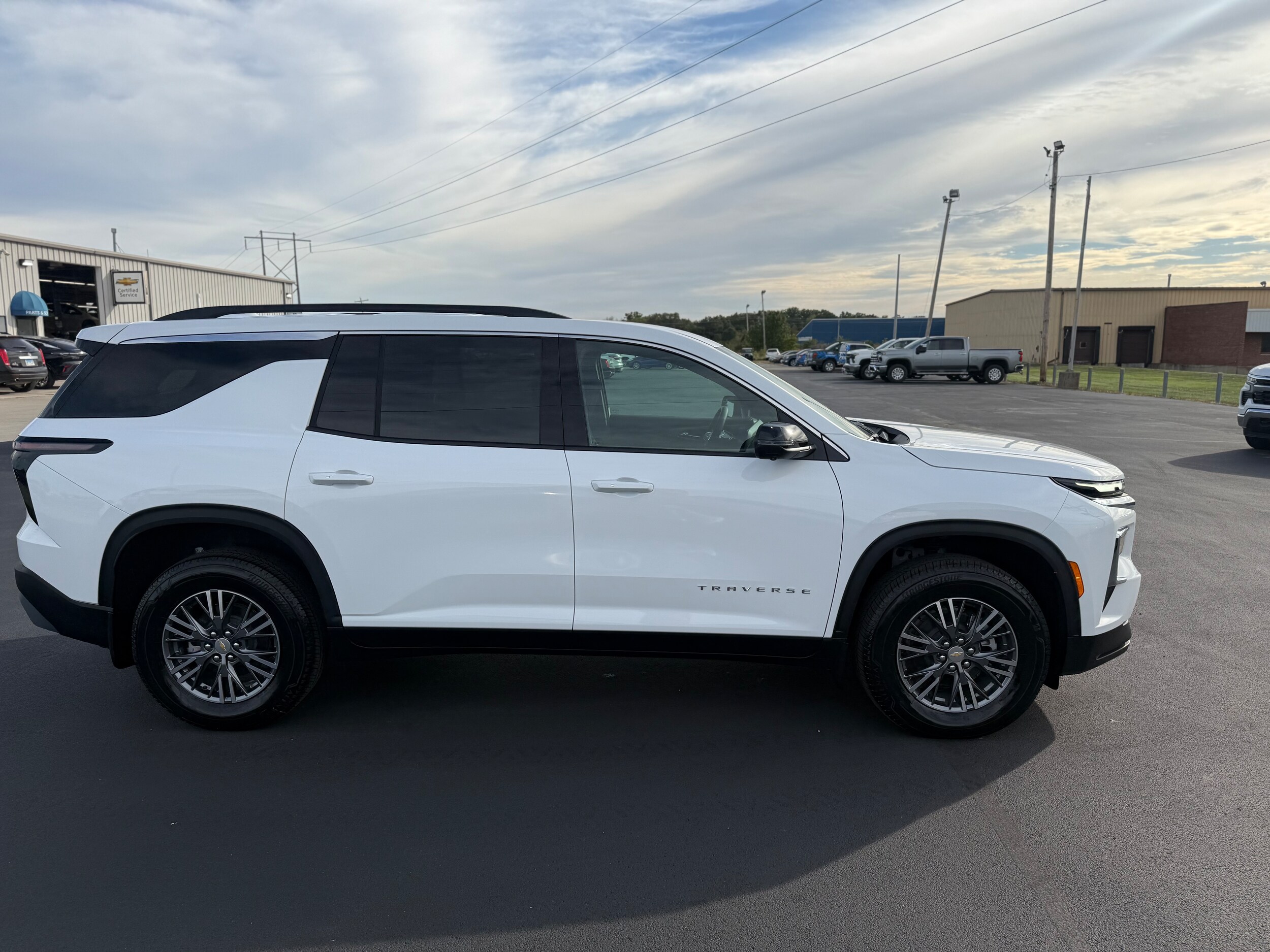 2026 Chevrolet Traverse photo 4