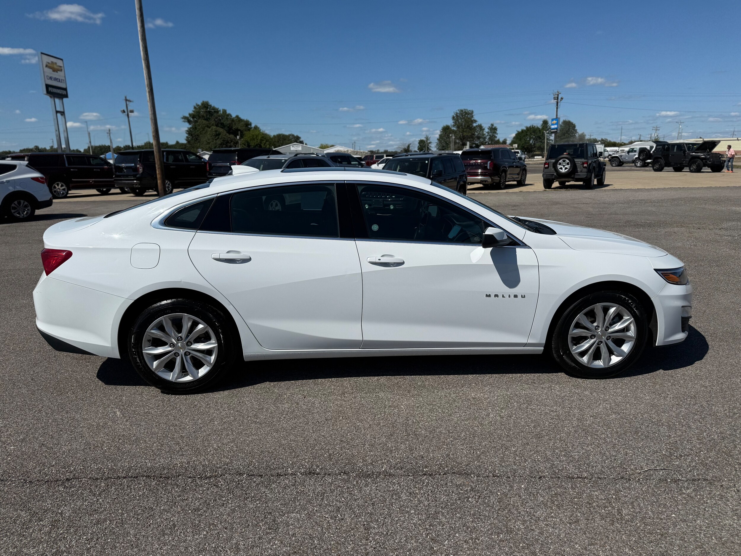 2024 Chevrolet Malibu 1LT photo 3