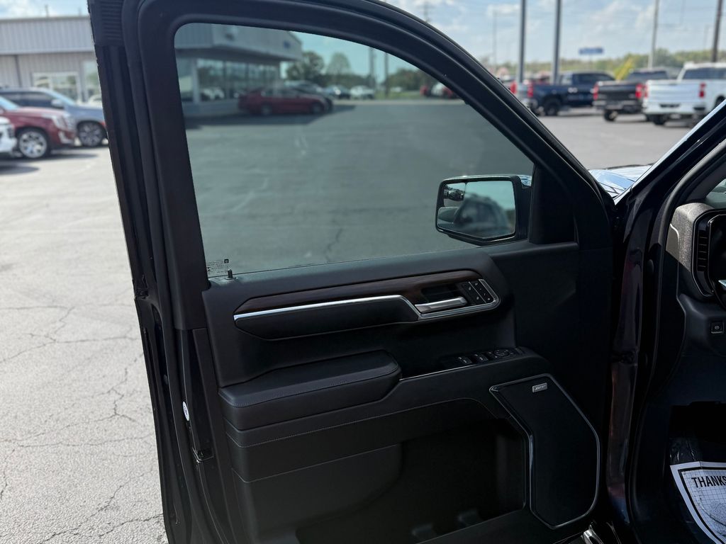 2023 GMC Sierra 1500 SLT - Photo 35