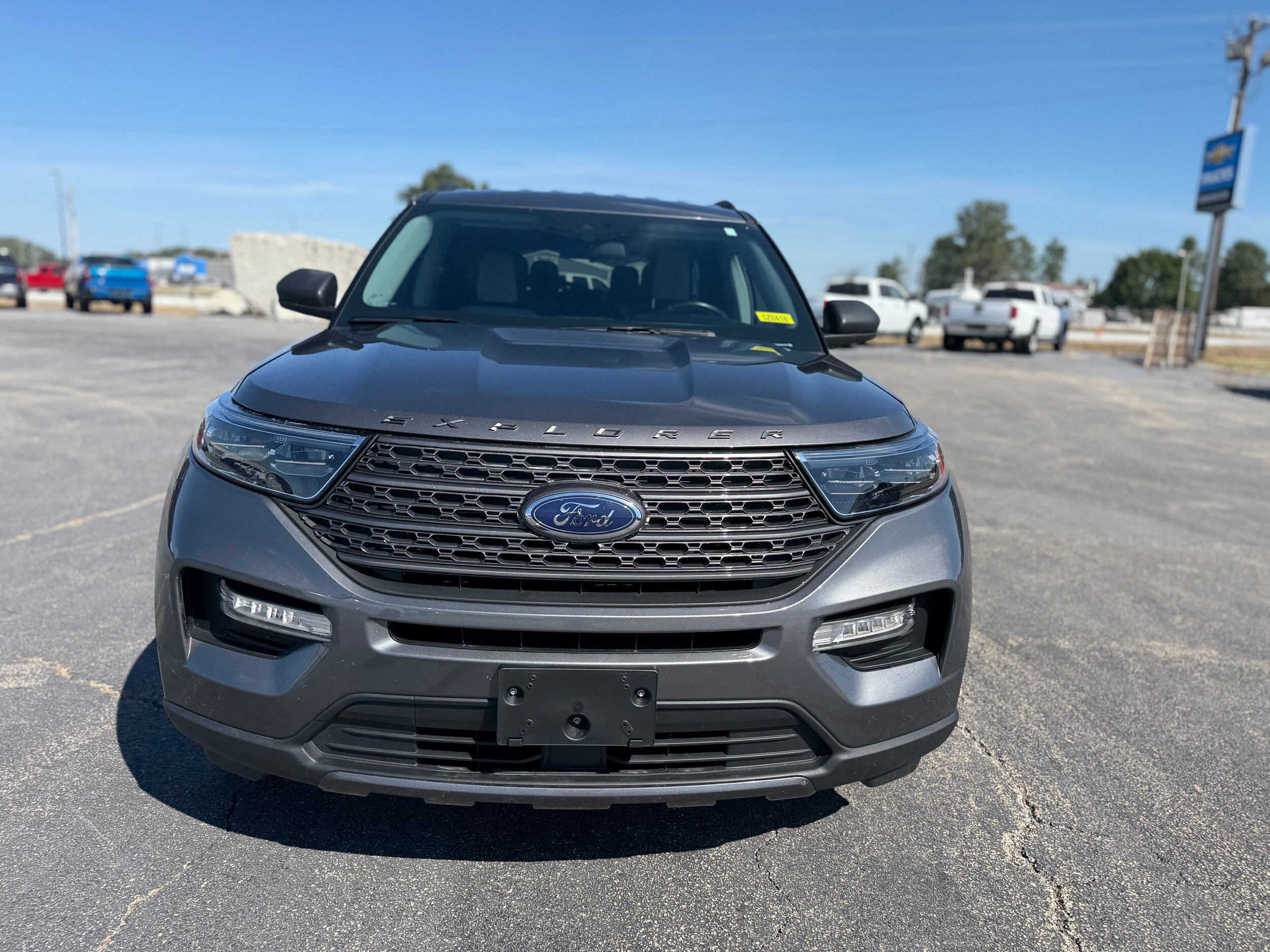 2021 Ford Explorer XLT photo 2