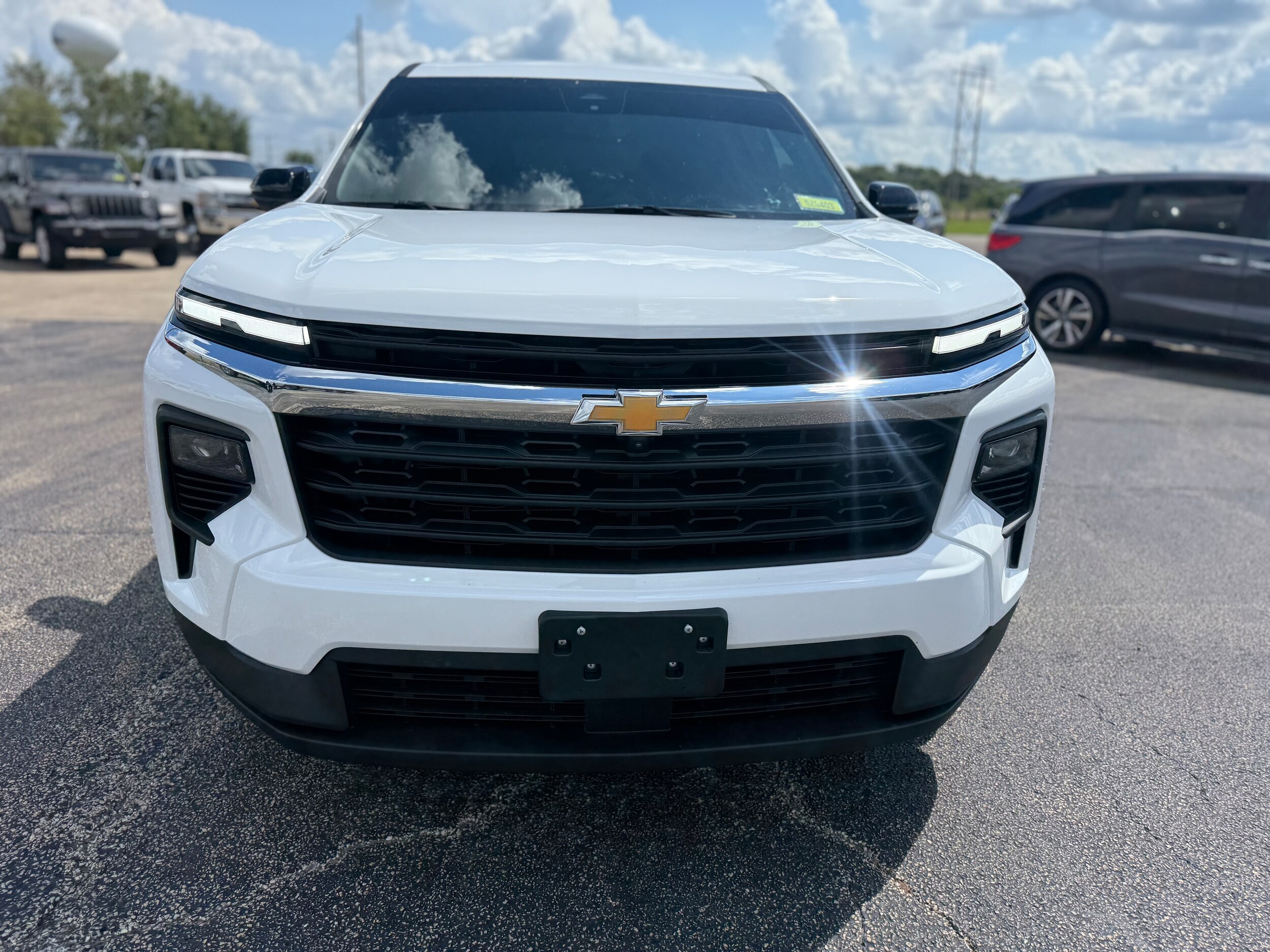 2024 Chevrolet Traverse LS photo 2