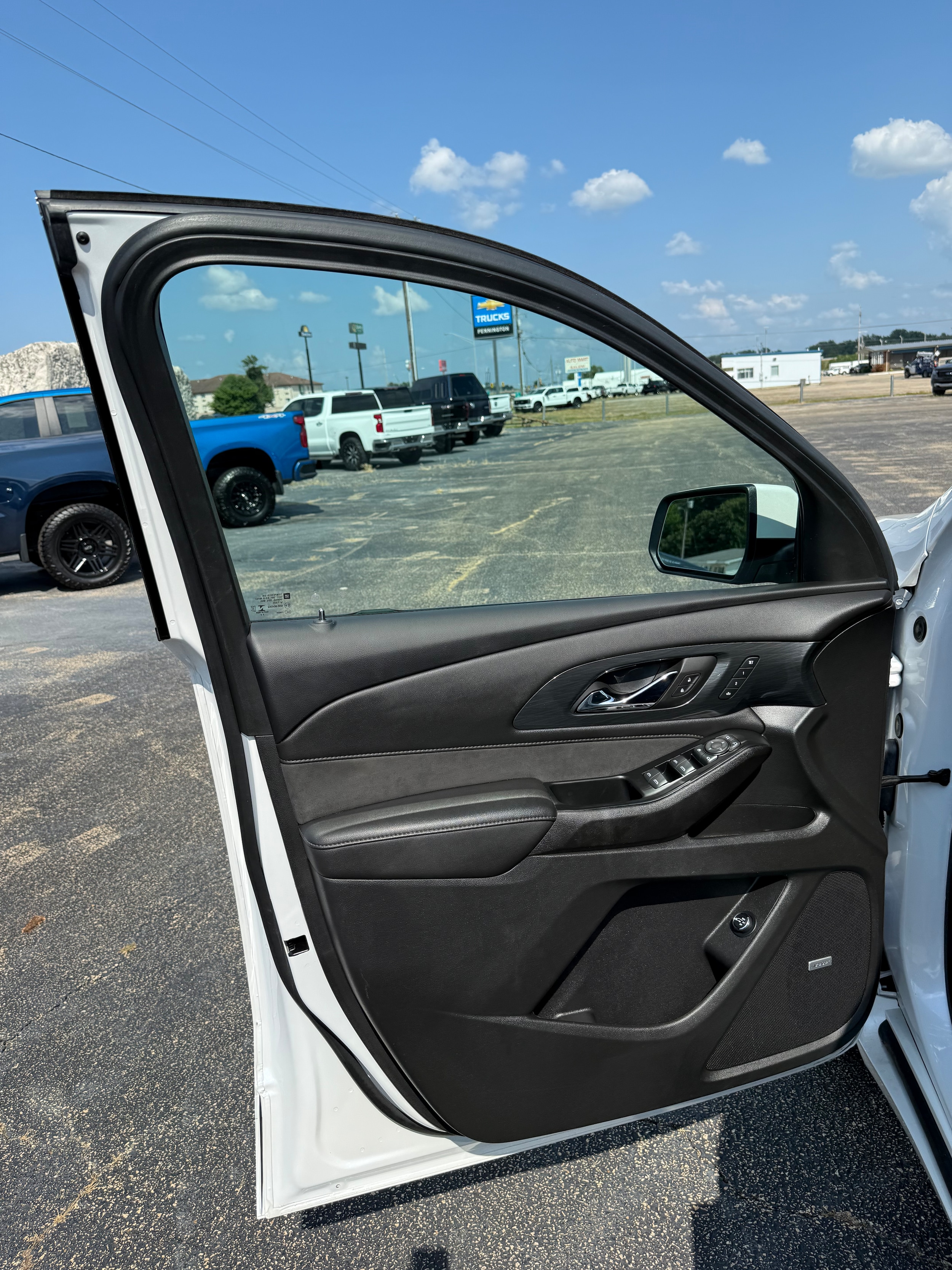 2023 Chevrolet Traverse High Country - Photo 19